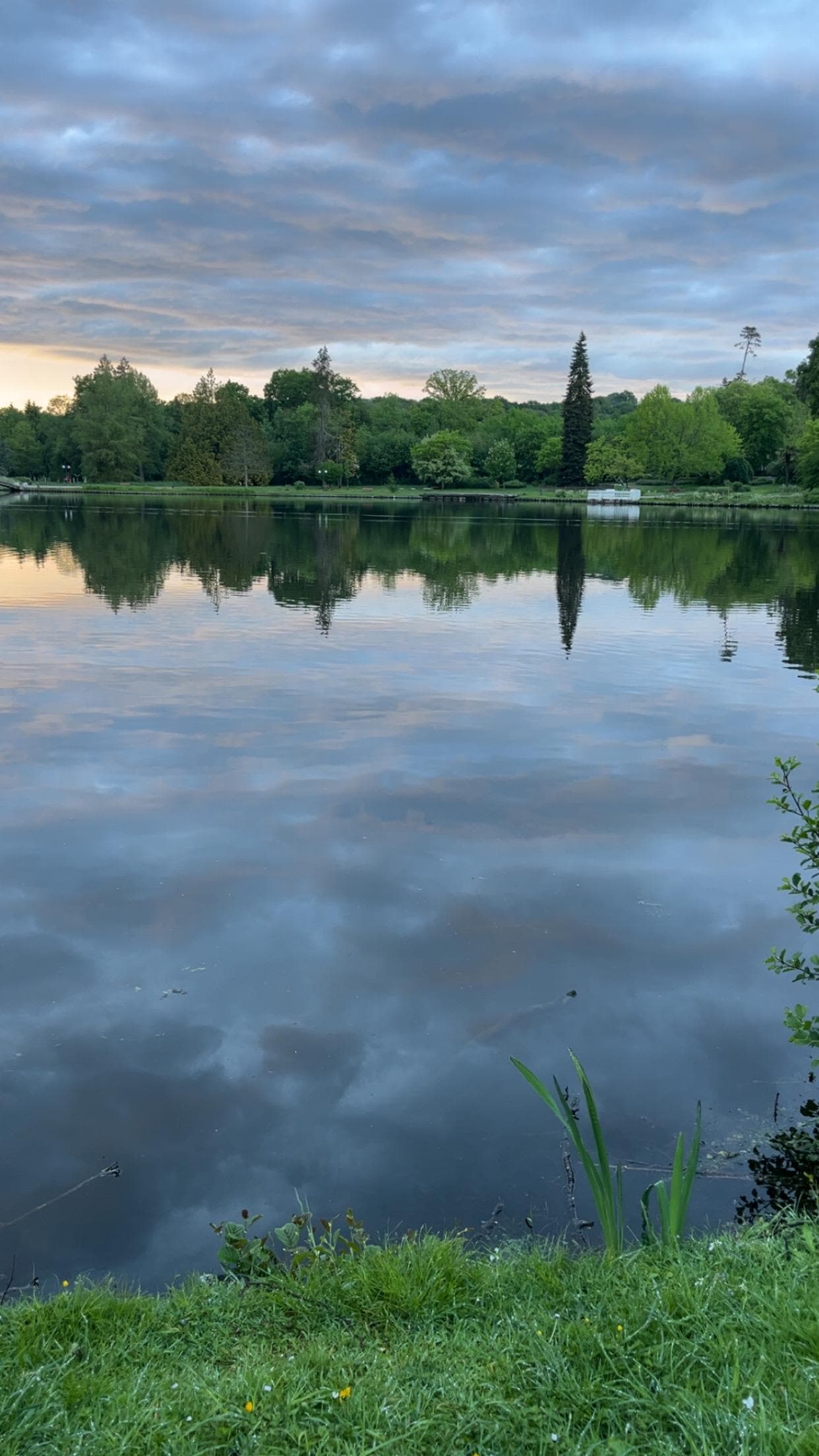 Lac en face de l'hôtel 