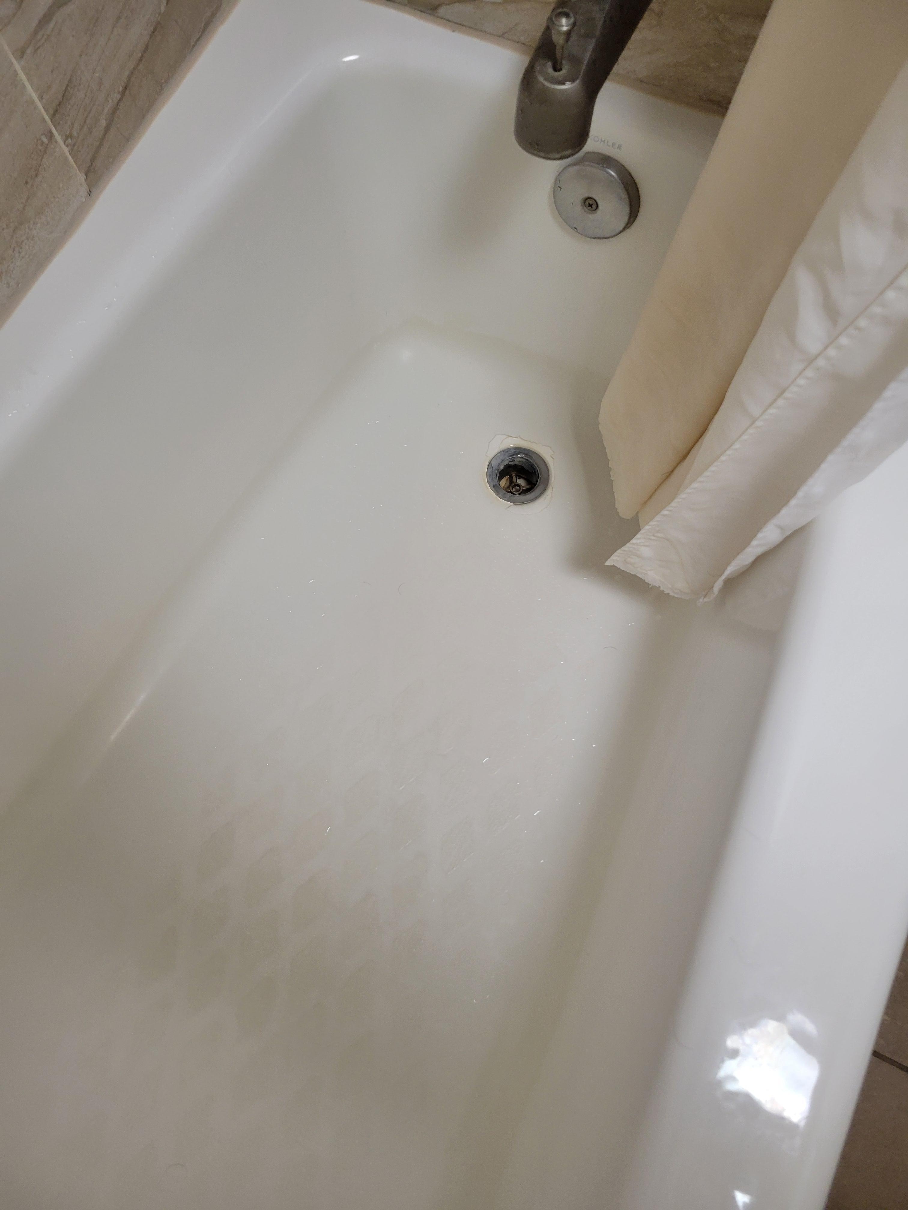 La Tina del baño está sucia 