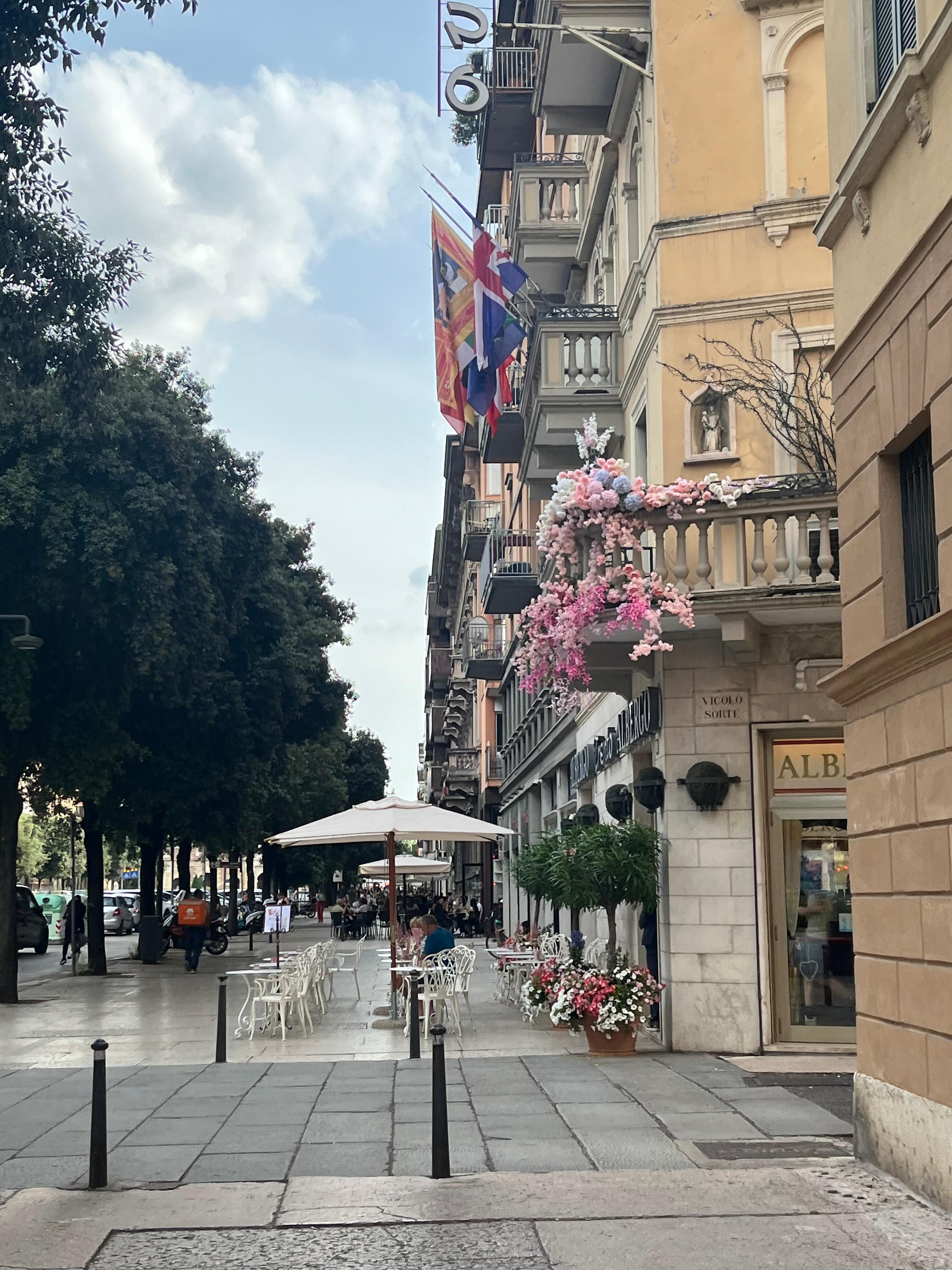 Lovely bars and restaurants right outside 