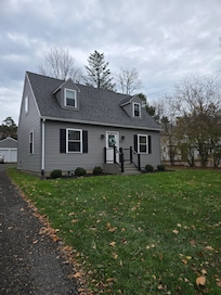 House is just as beautiful as the picutres seen.