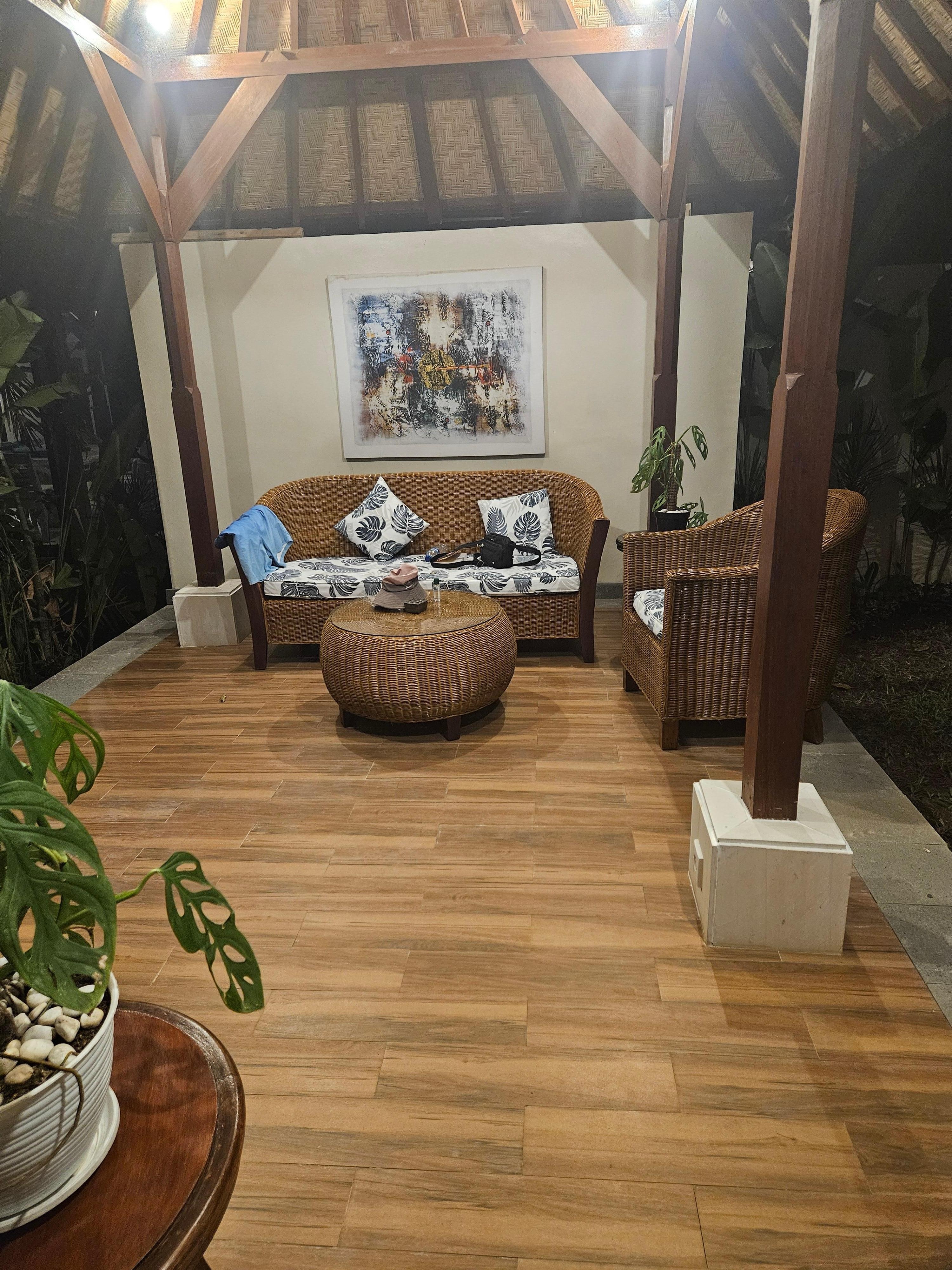Outdoor lounge with an outdoor 4 poster day bed (didn't get a pic of the bed)