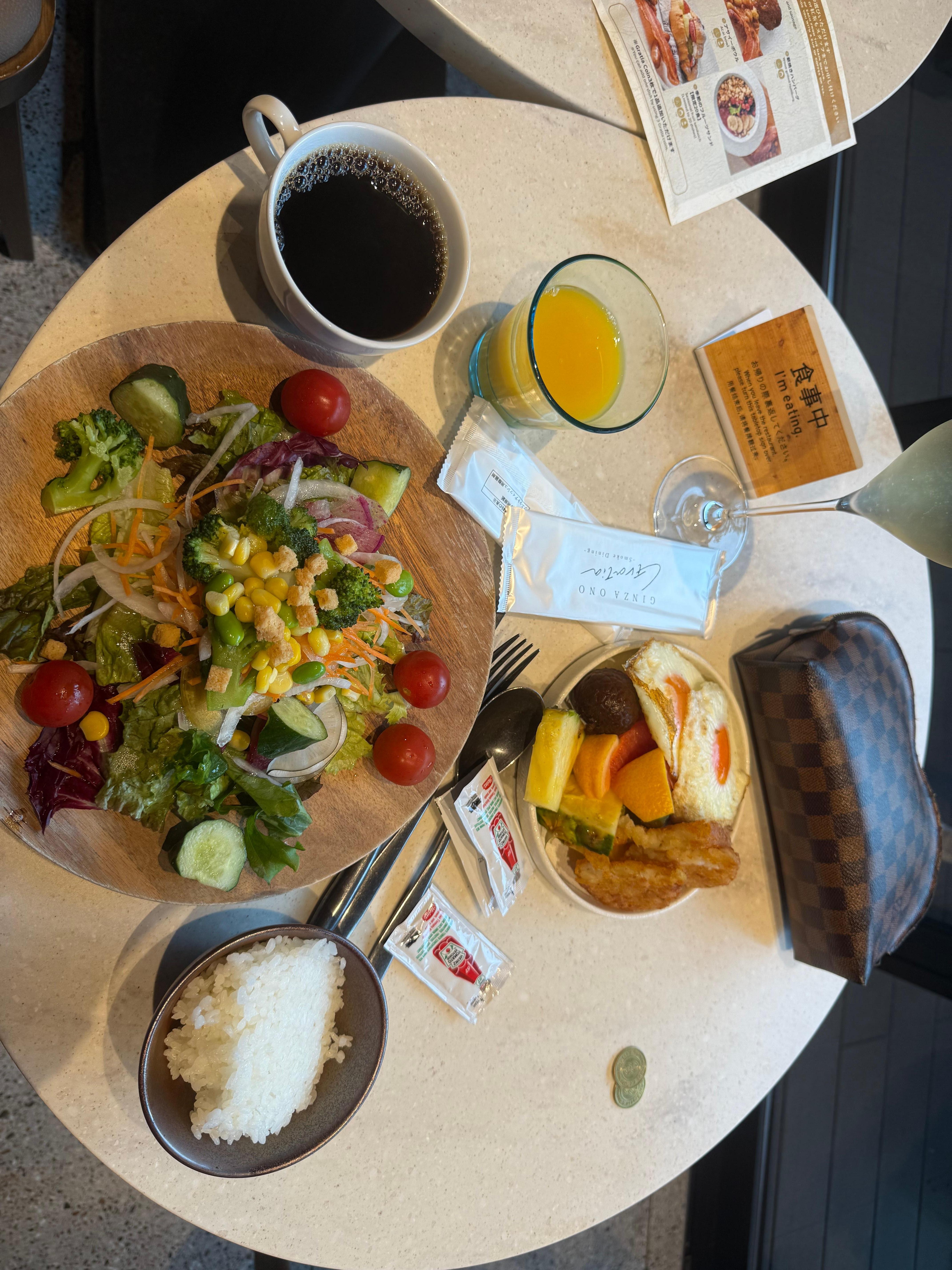 Breakfast on the 14th floor 