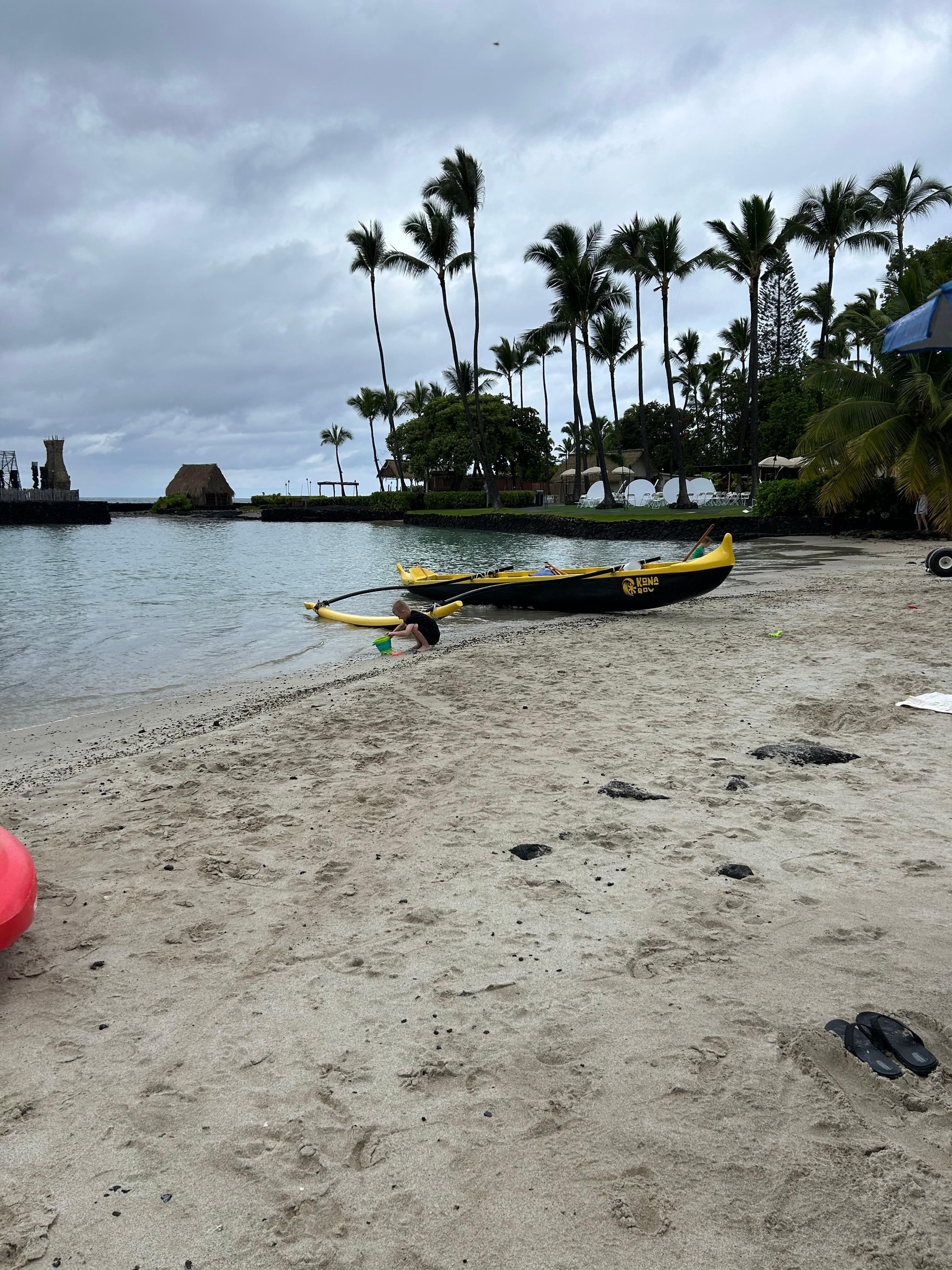 Family canoe ride with Kona Boys!