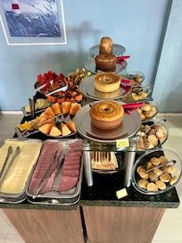 café da manha simples, muito gostoso.