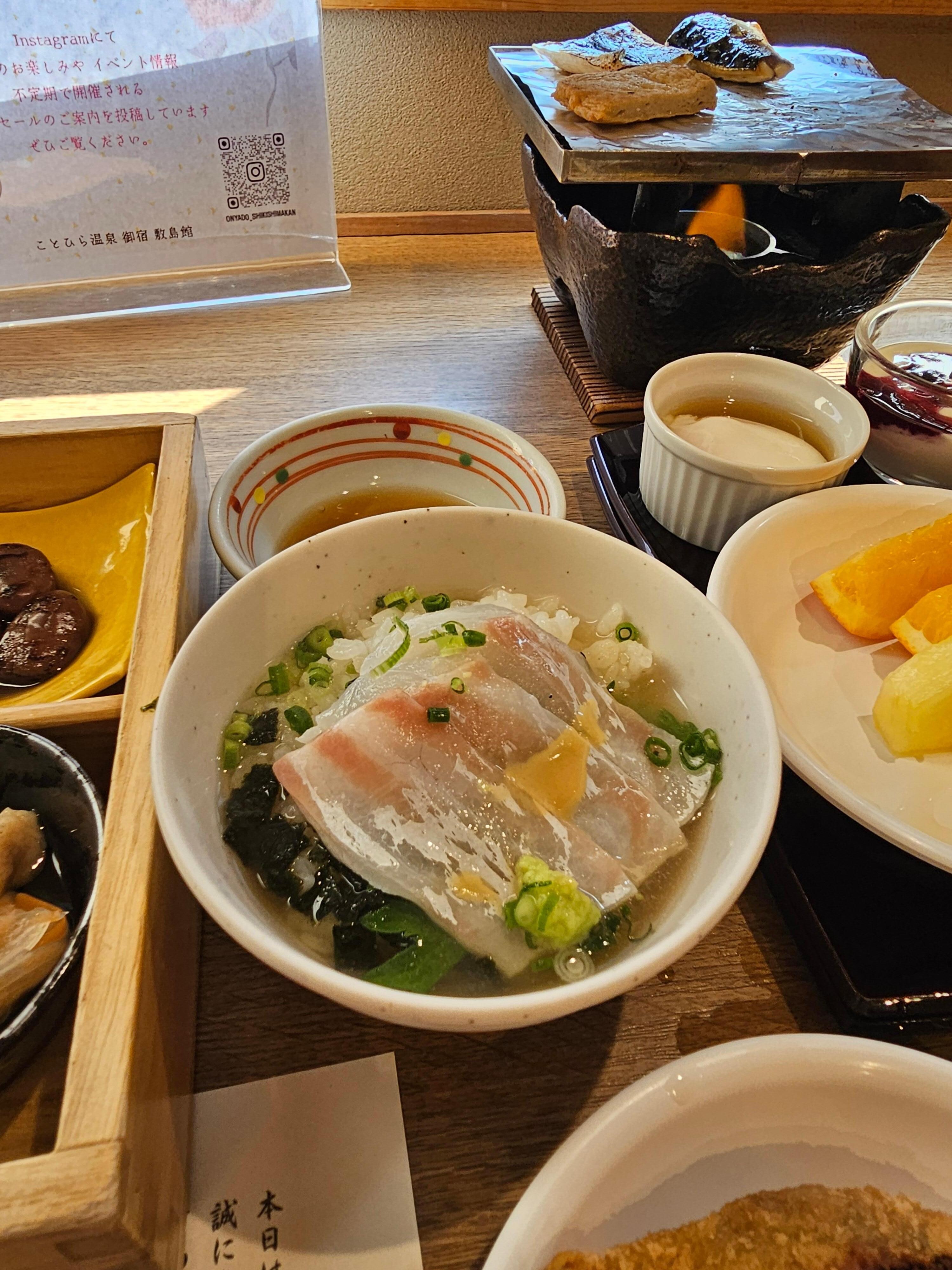 Sashimi Meshi super yummy