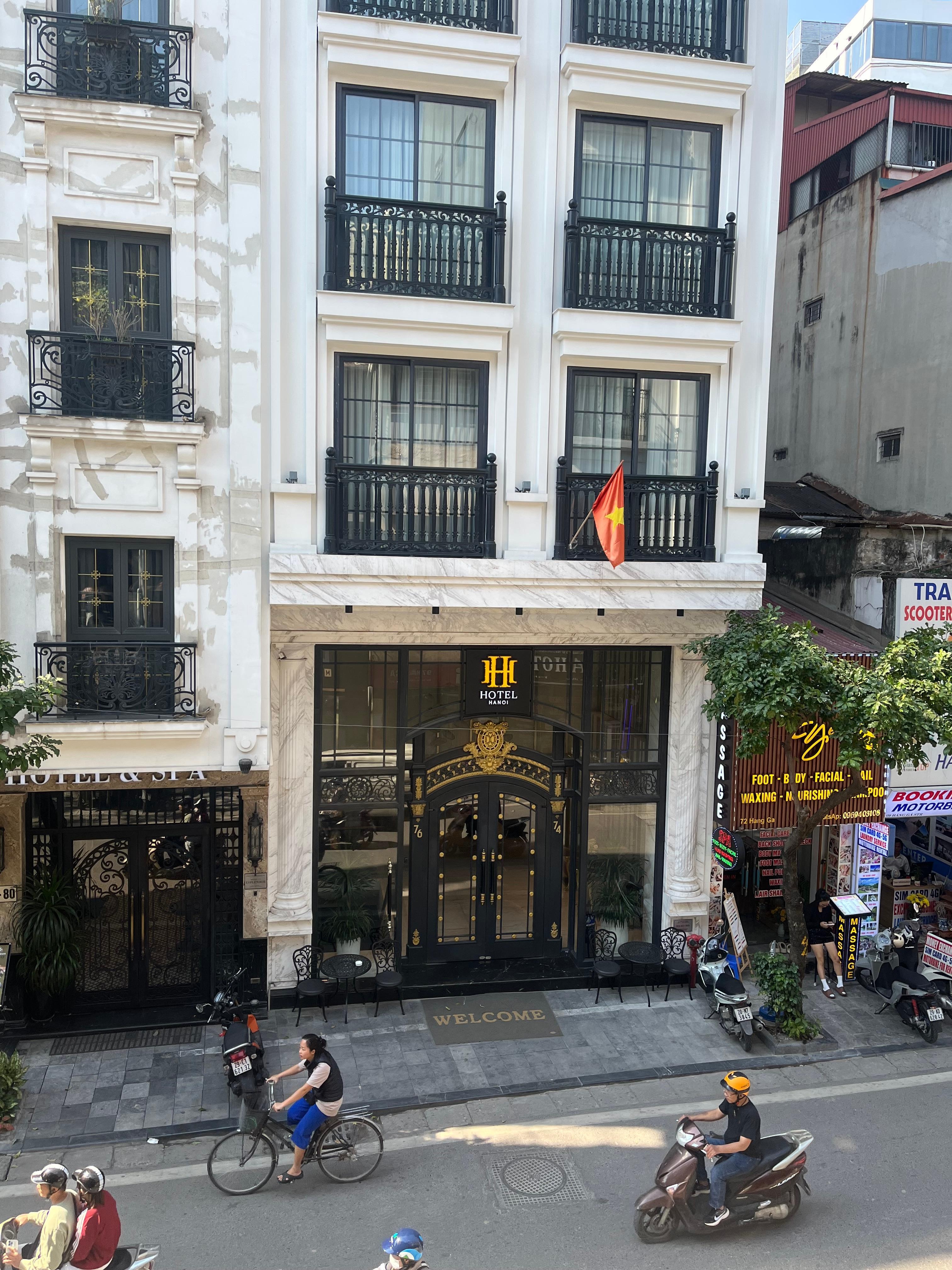 Hotel getting from “Aussie” cafe