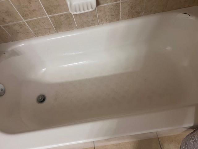 Master bath tube was not clean