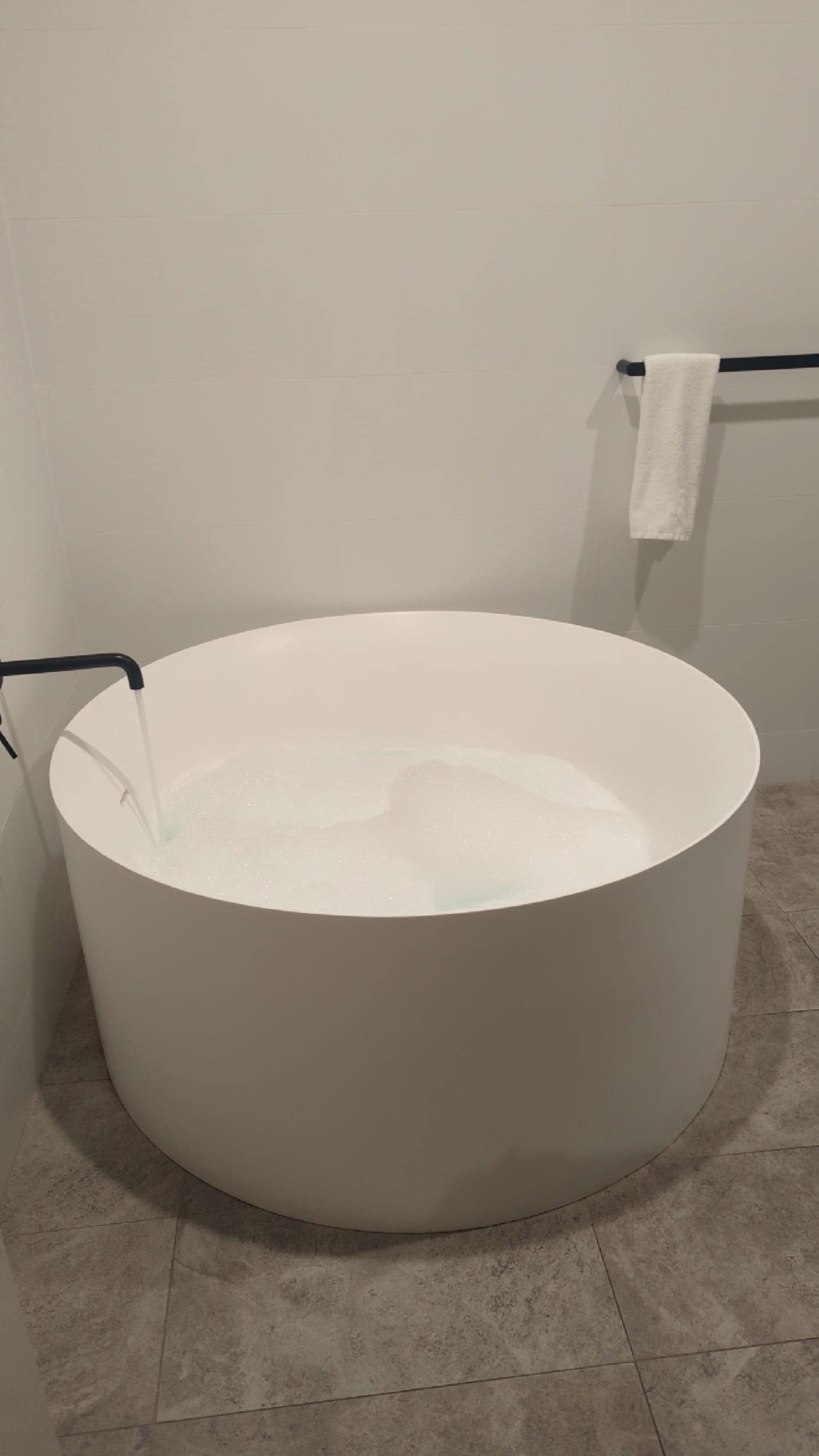 Beautiful bath to soak away the stress. 