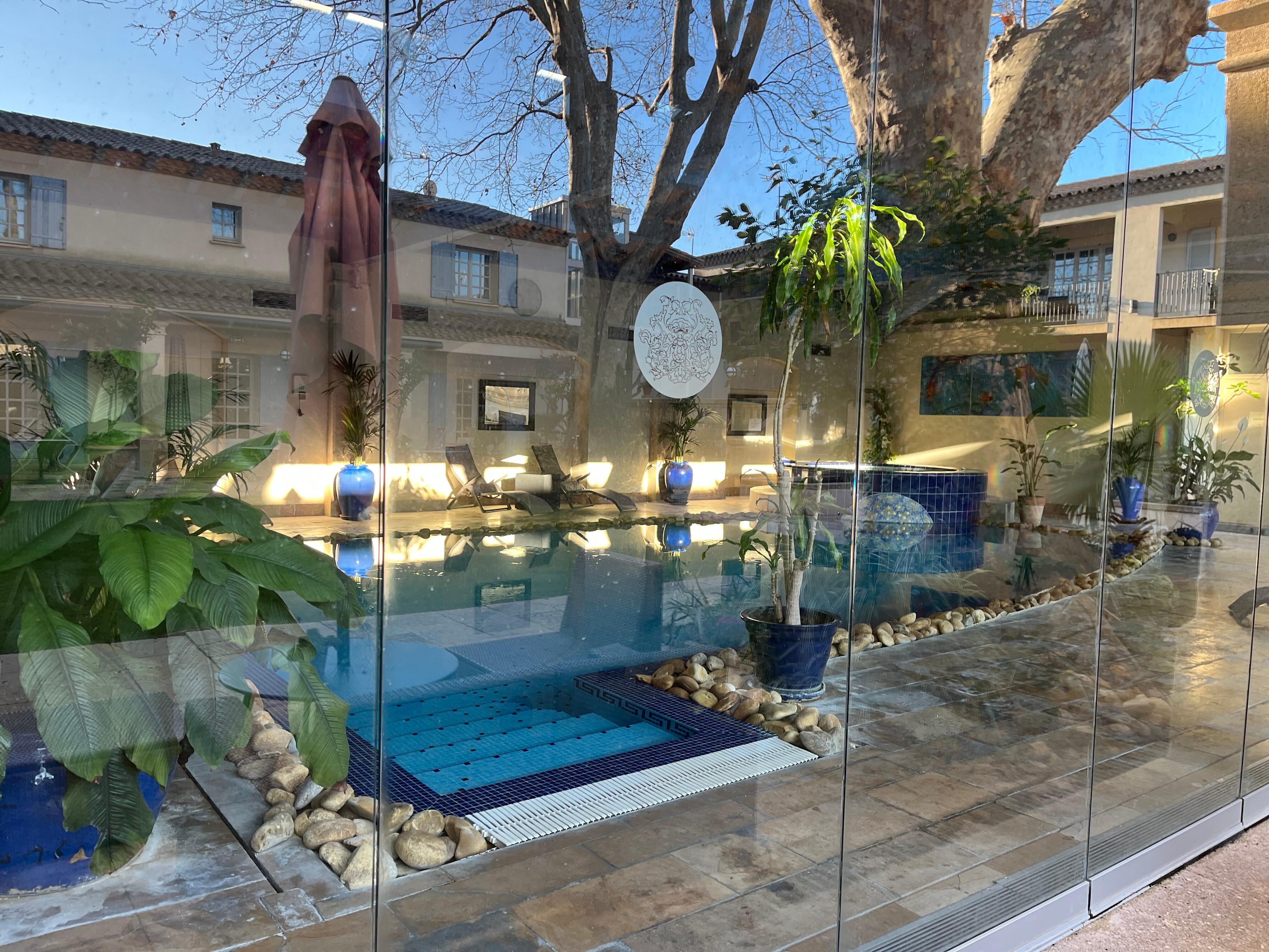 Très agréable piscine jacuzzi sauna hamam 
