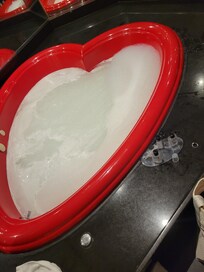 Hot tub with bubbles