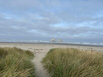 Nice path right to the beach.