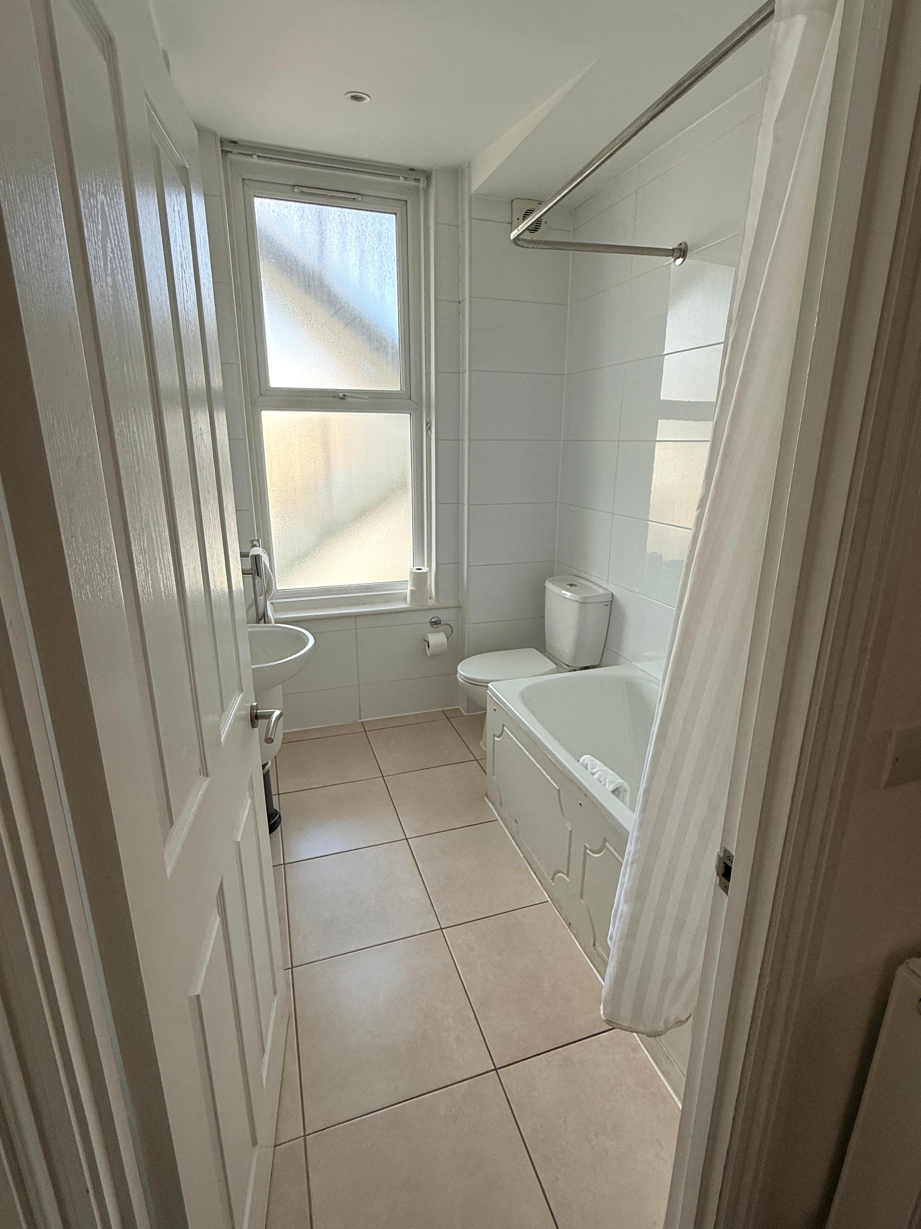 Large clean bathroom 