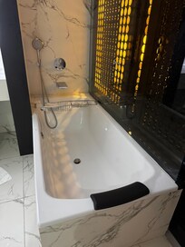 The bathtub was amazing!