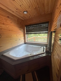 Jacuzzi tub!