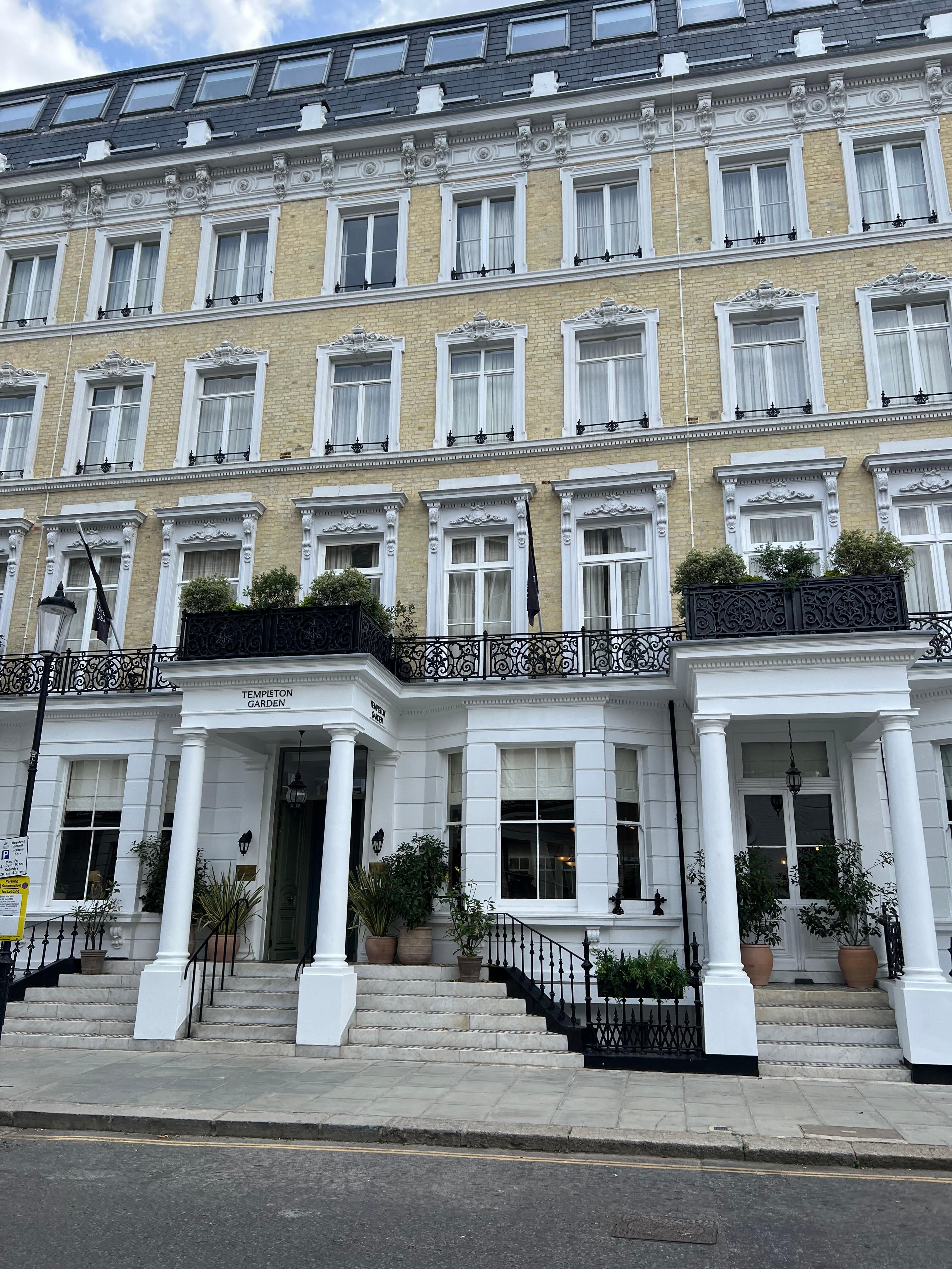 Front of the hotel 