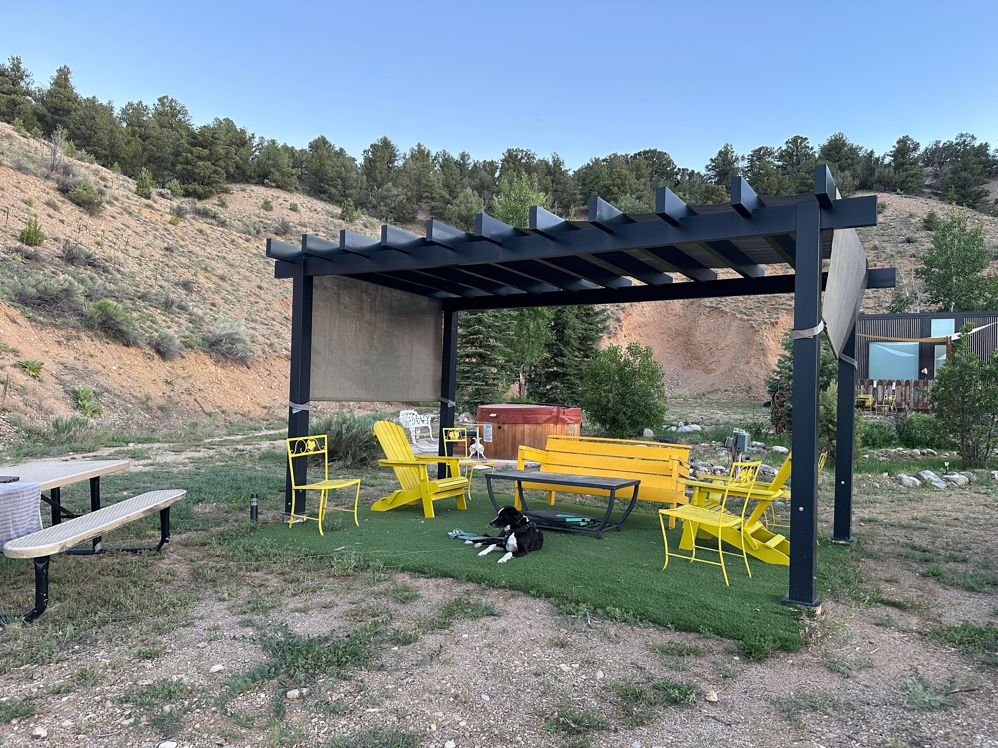 Outdoor covered seatiing