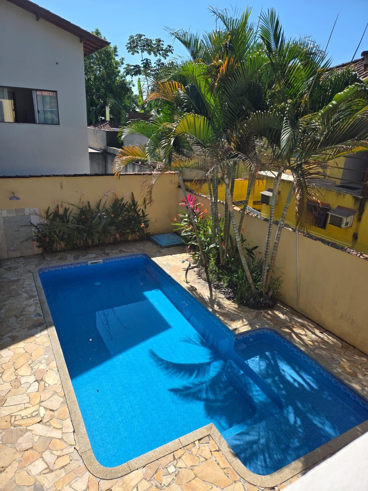 área de lazer maravilhosa...piscina gigantesca!