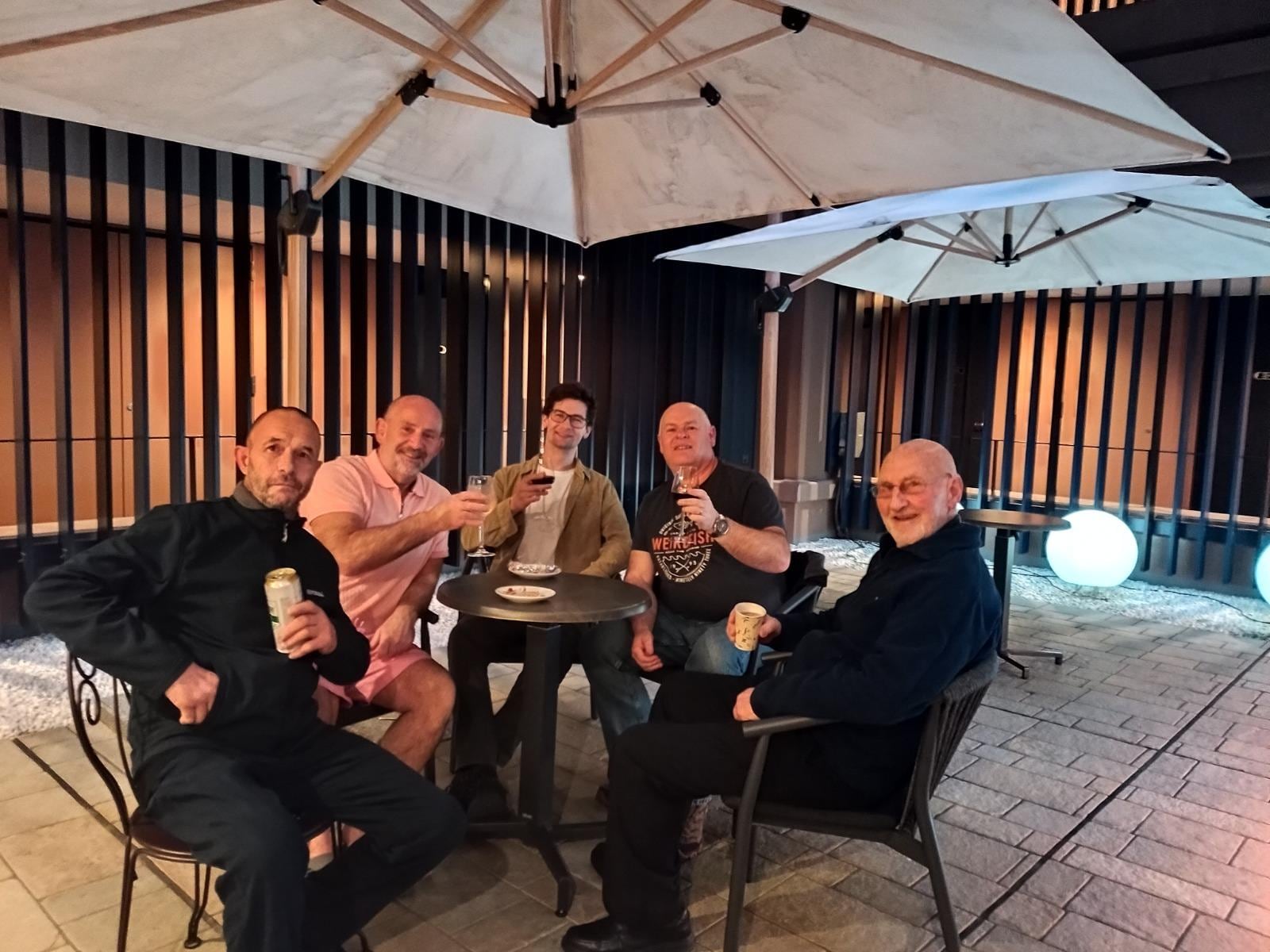 Having a beer in the outdoor area 🍻🍻