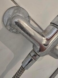 Alles verkalkt. Brause und Schlauch widerlich.