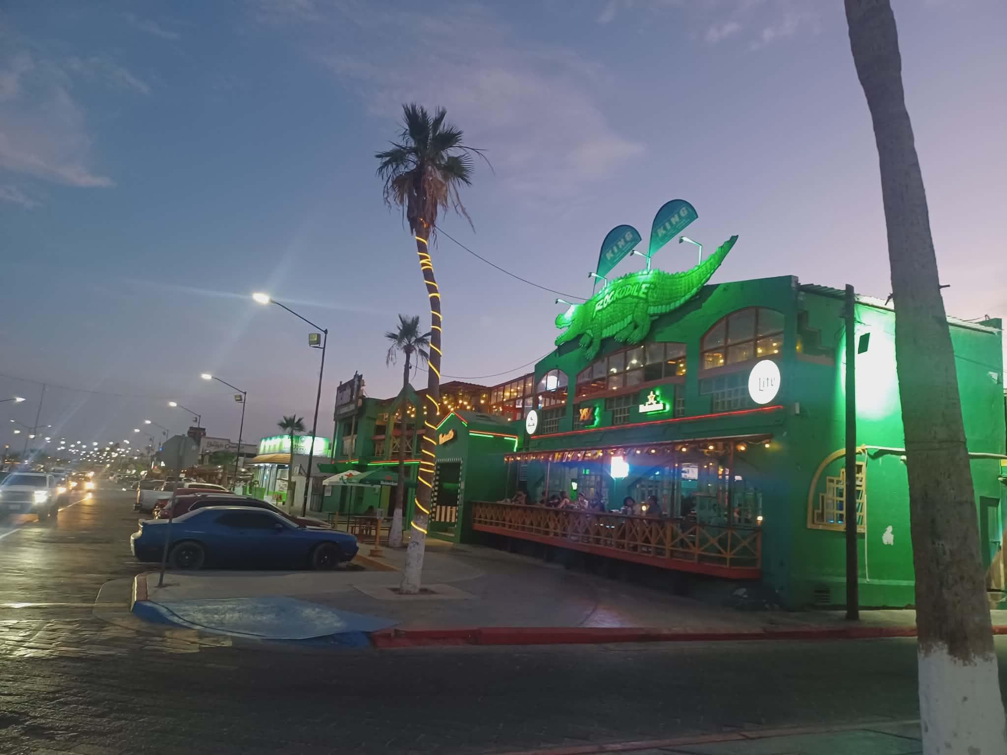 Good fish and shrimp tacos!