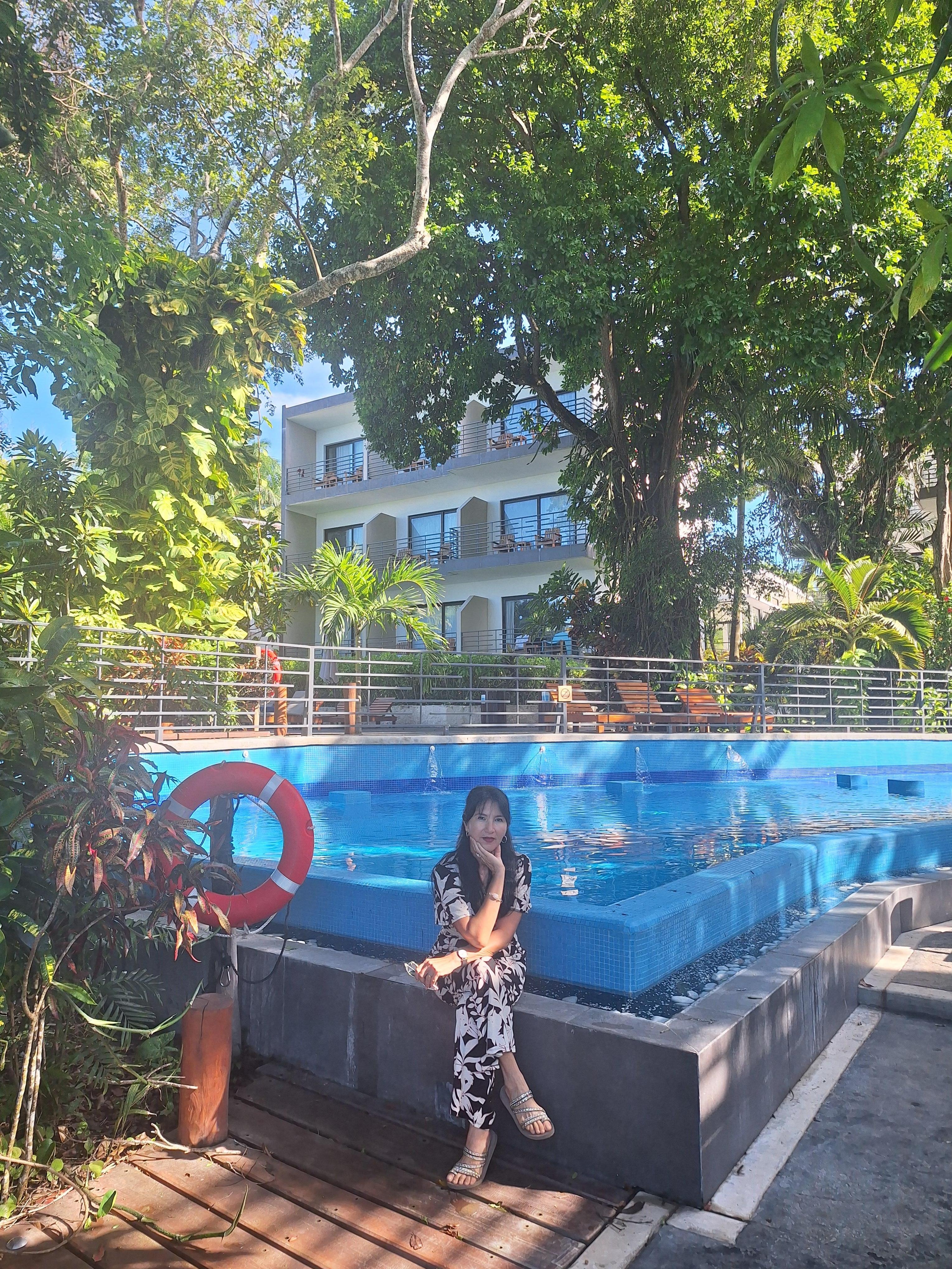 Una de las 2 piscinas. 