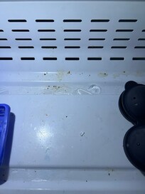 Fridge/freezer unclean