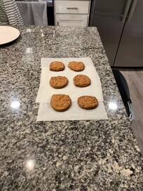 Yes we made cookies the appliances all work as they should..you can’t bake cookies in a hotel room 😍