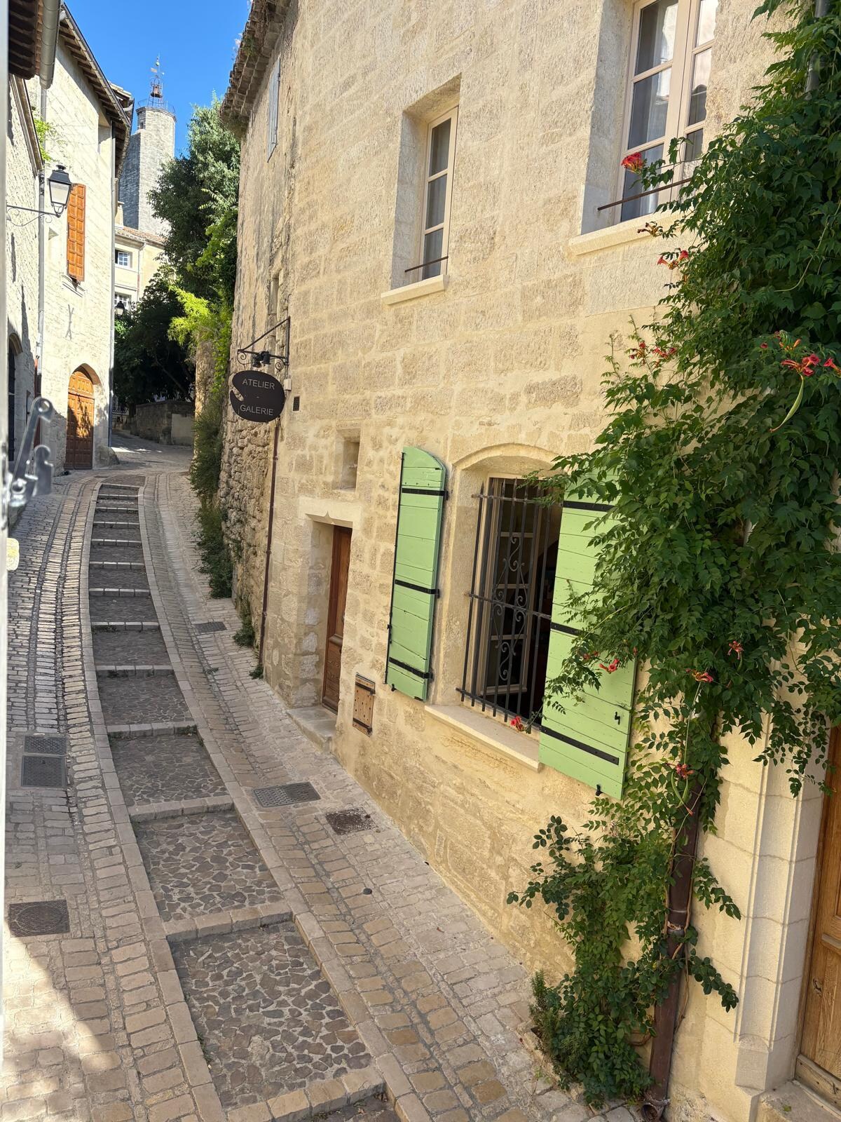 Rue devant