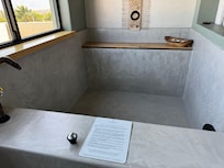Tub in suite