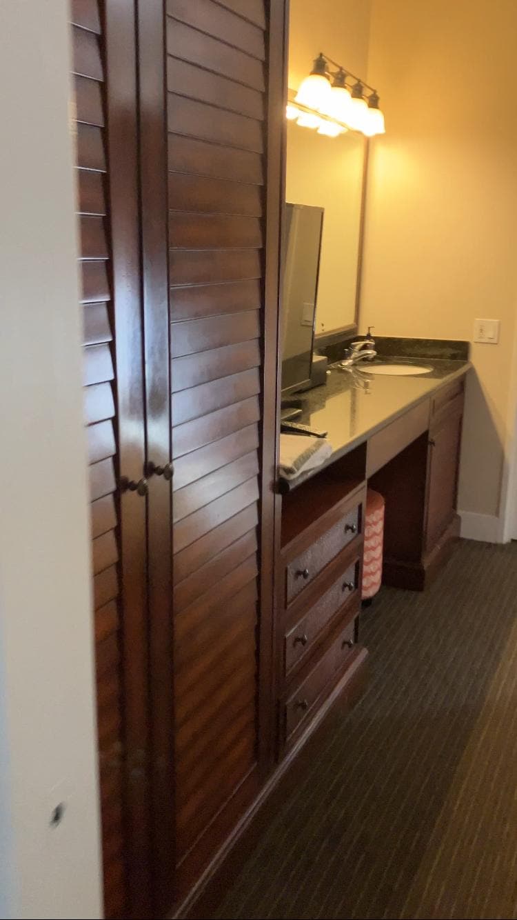 Very spacious bedroom