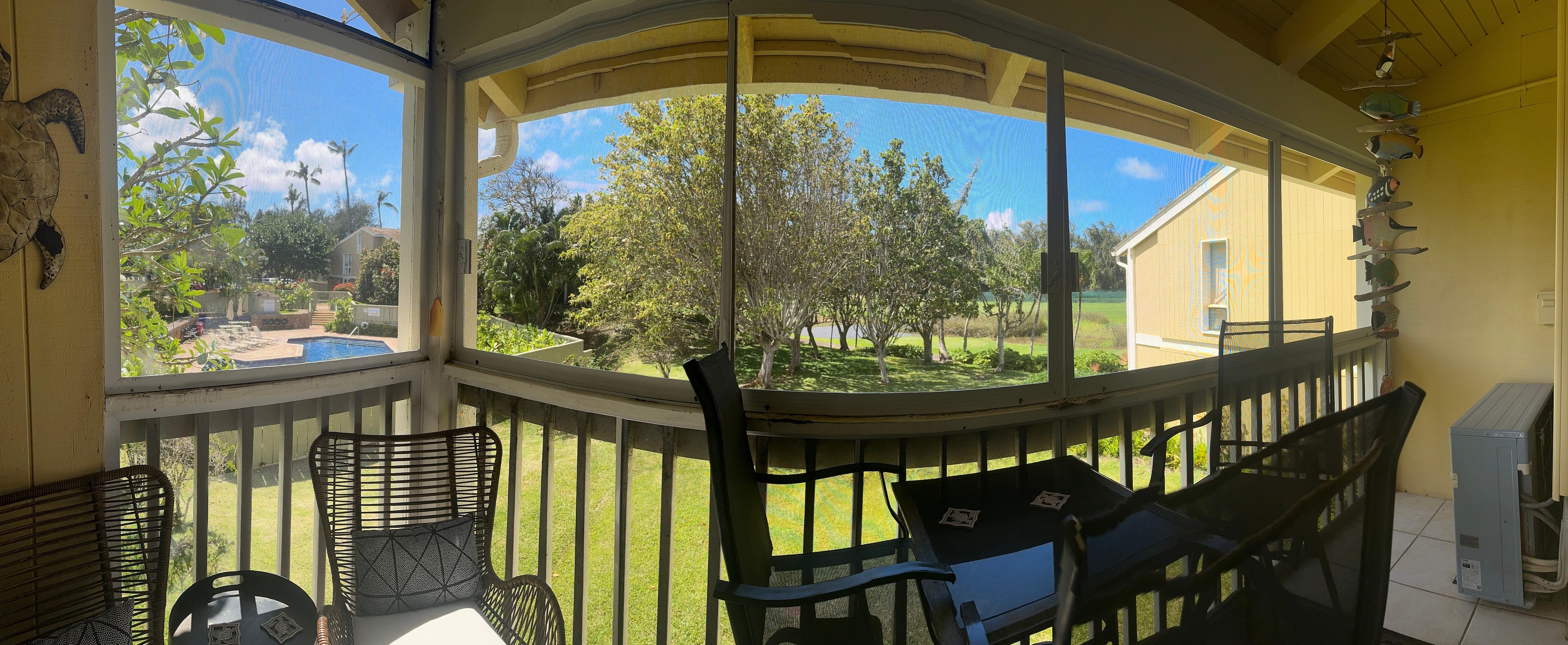 Lanai…golf course runs thru but it was quiet in April 