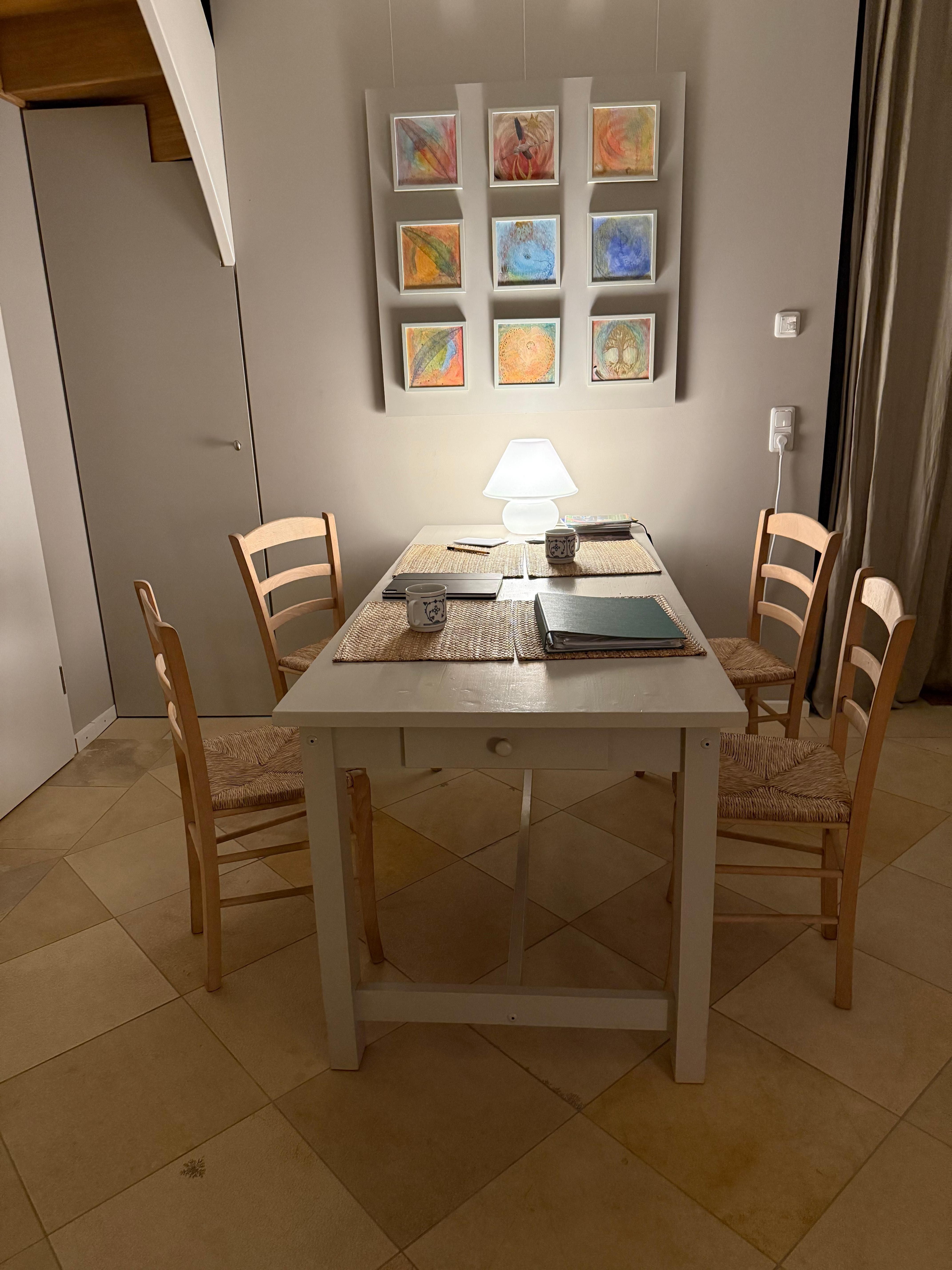 Sehr großer Esstisch