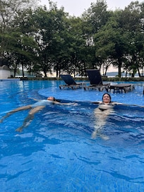 Clean pools