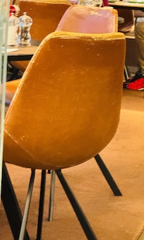 Chaises dans un piteux état