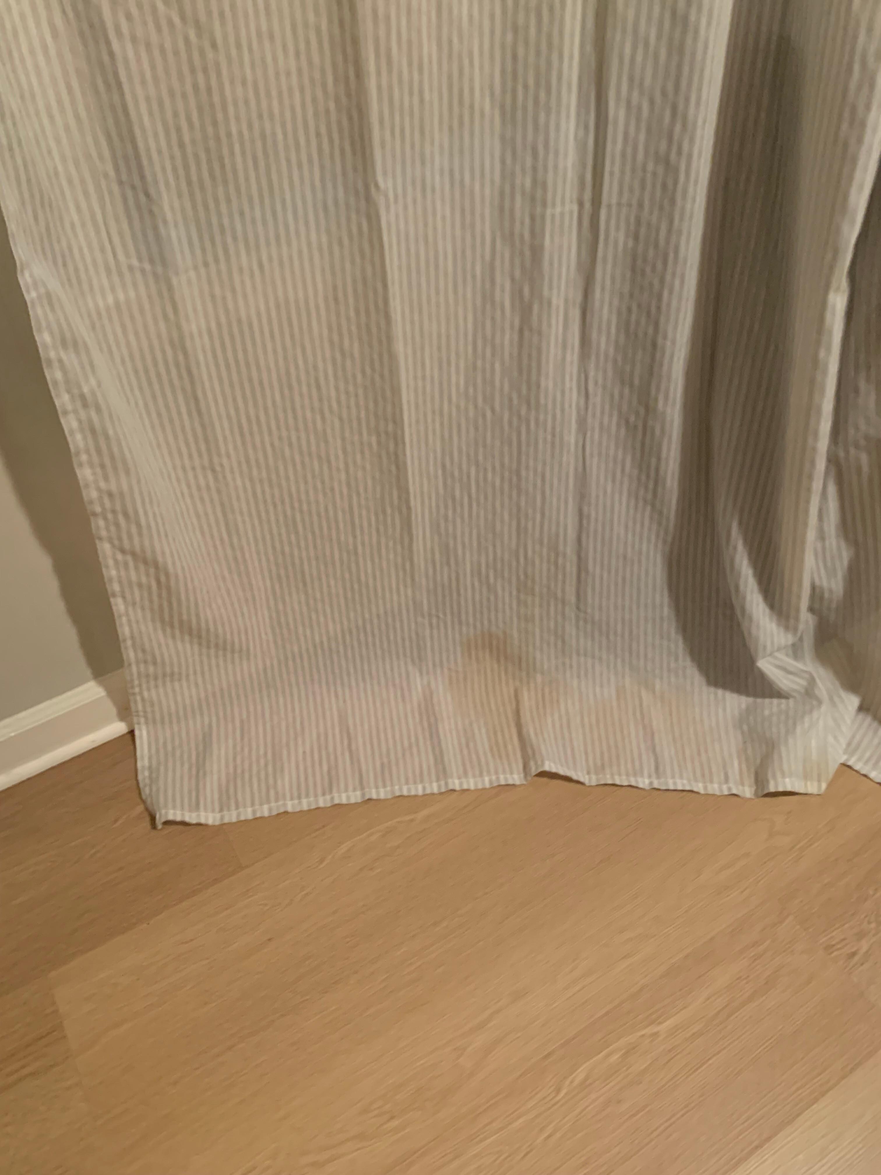 More suspiciously dirty curtains. 