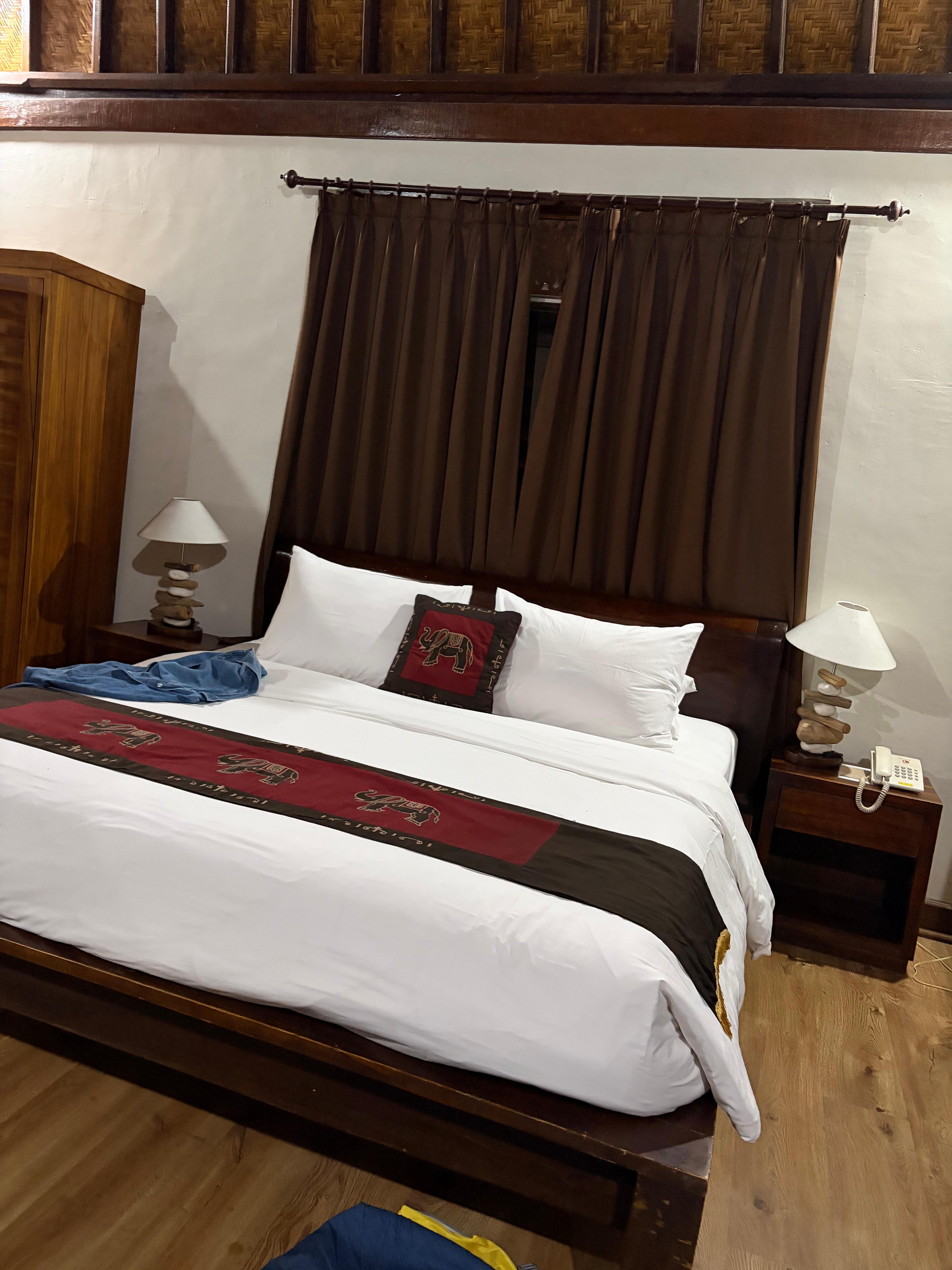 ダブルのベッドルーム