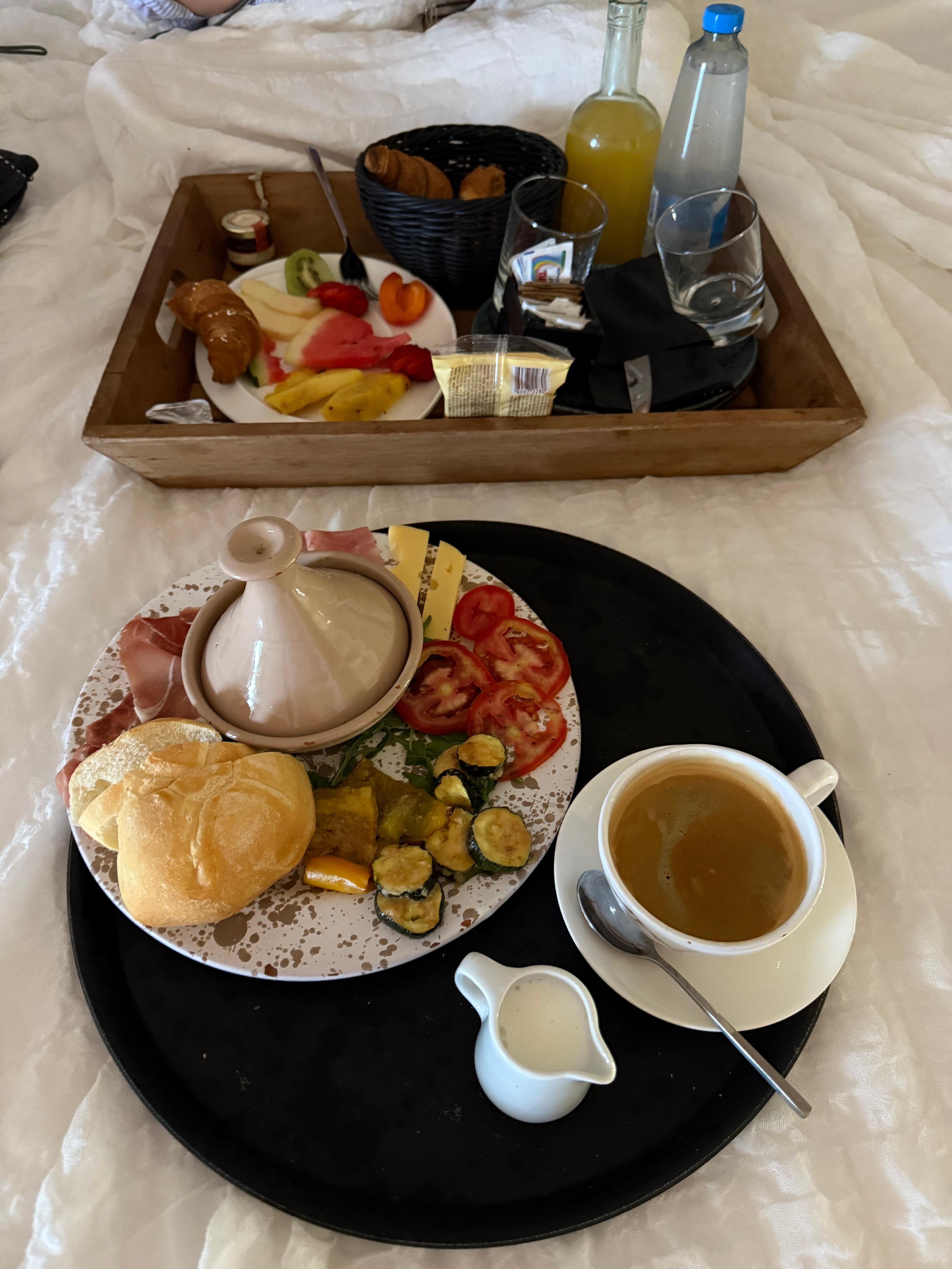 Breakfast in bed 