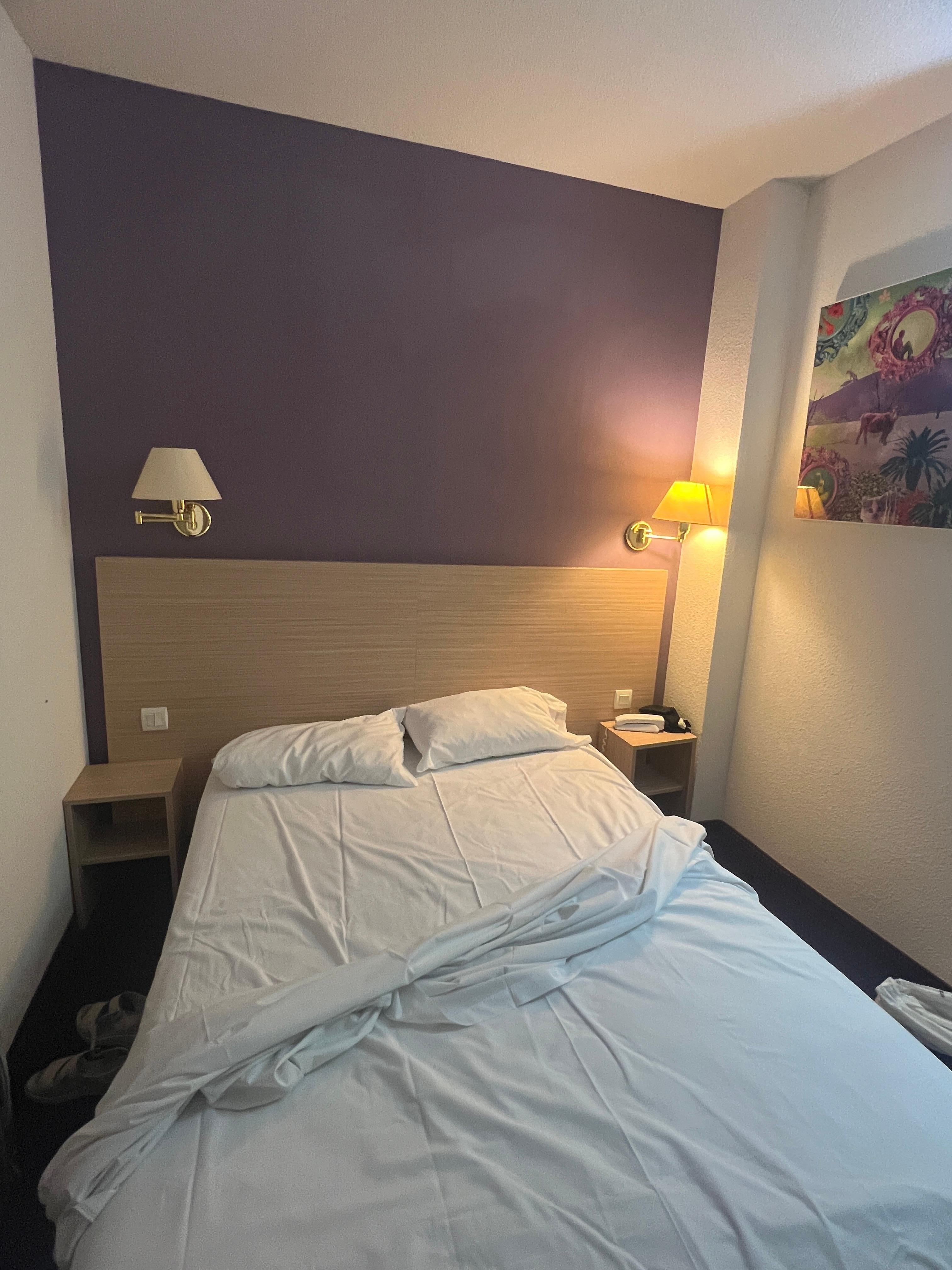 La cama incómoda y muy estrecha 🥴