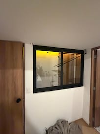 La tuve que ir a reclamar y me cambiaron de habitación por que le reclame fuerte y quería que me reembolsaran para irme a otro hotel y si no querían que me cambiaran de habitación