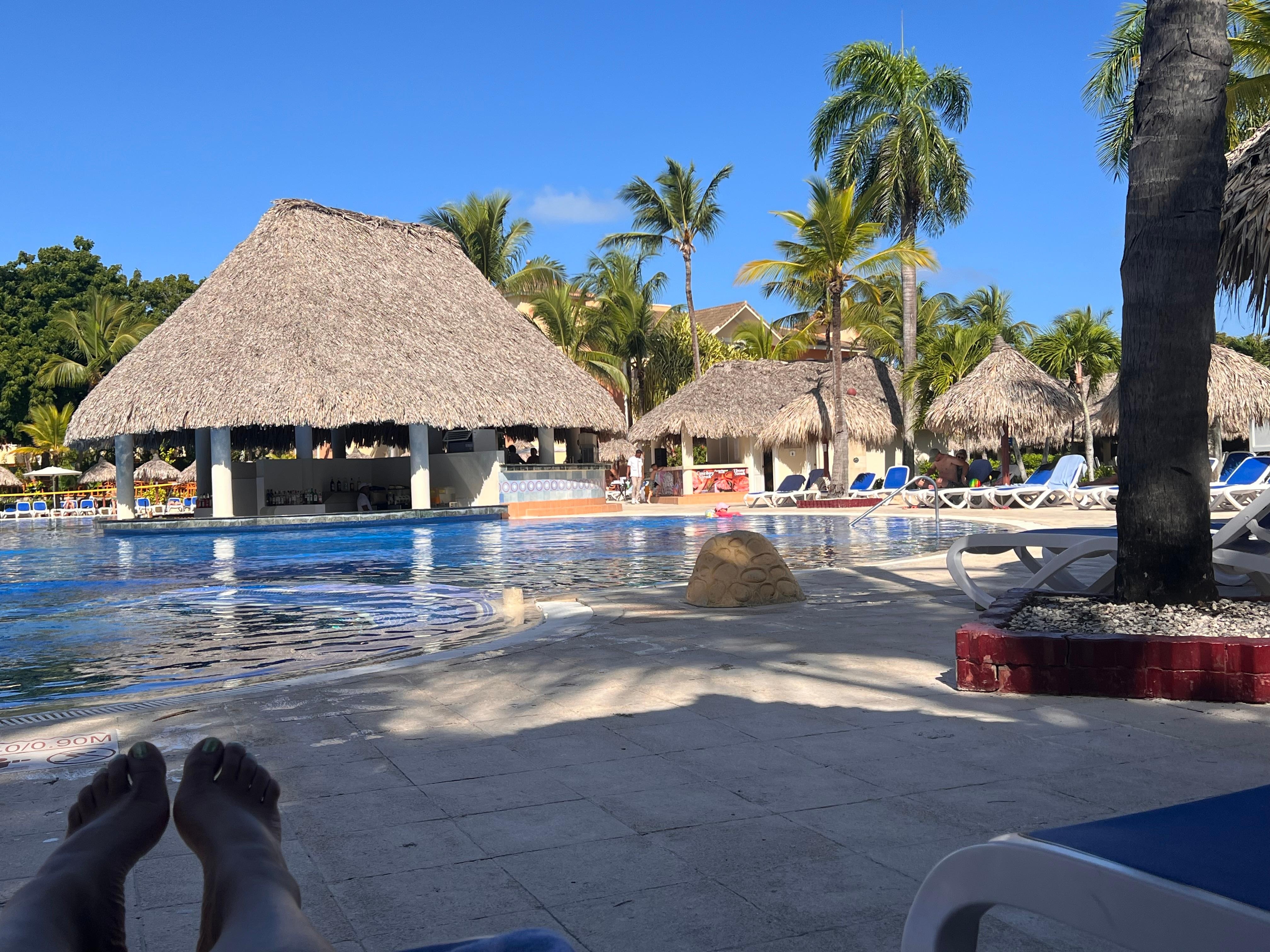Large pool with swim up bar 