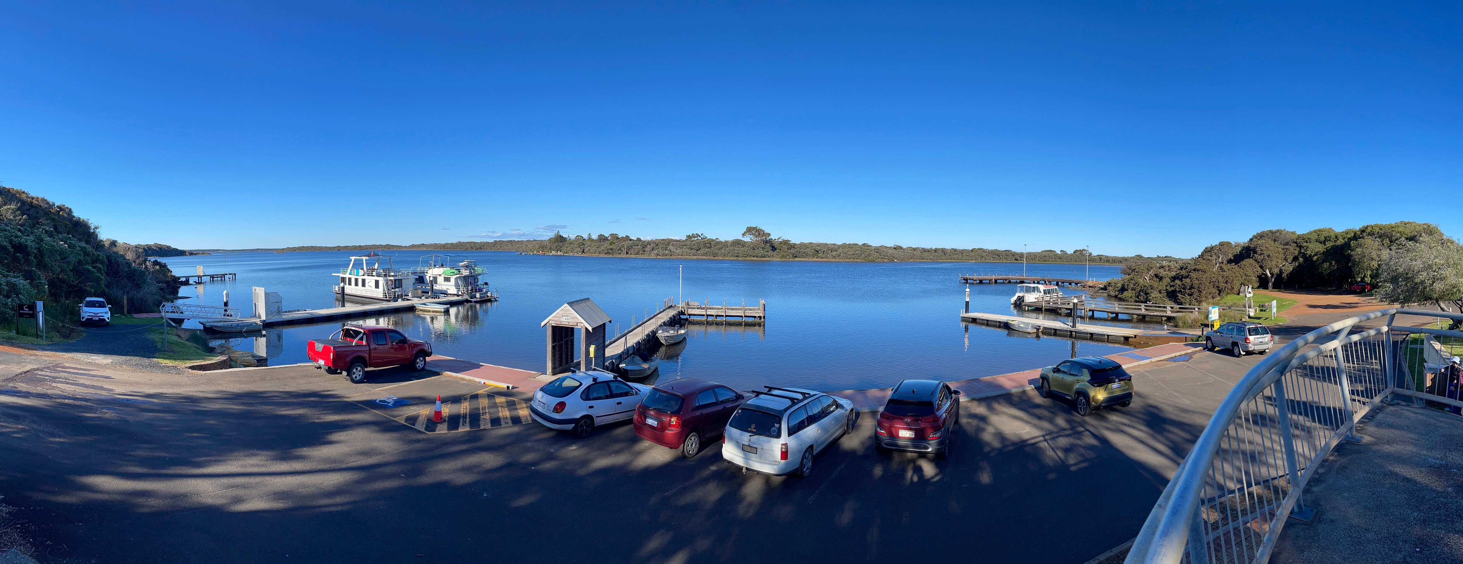 August wharf and marina 