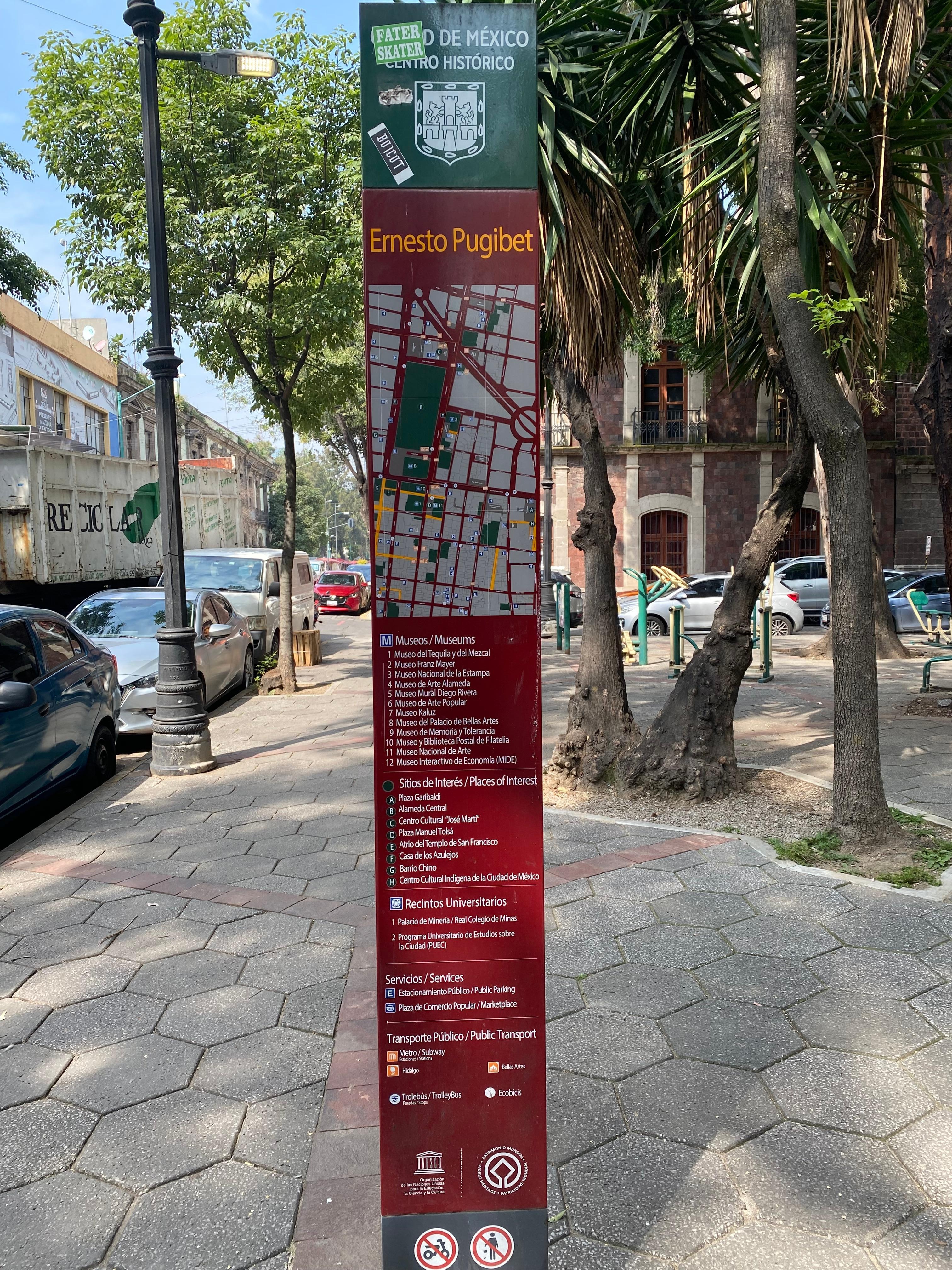 Small park a block away from Hotel Kali Ciudadela has reference to many museums