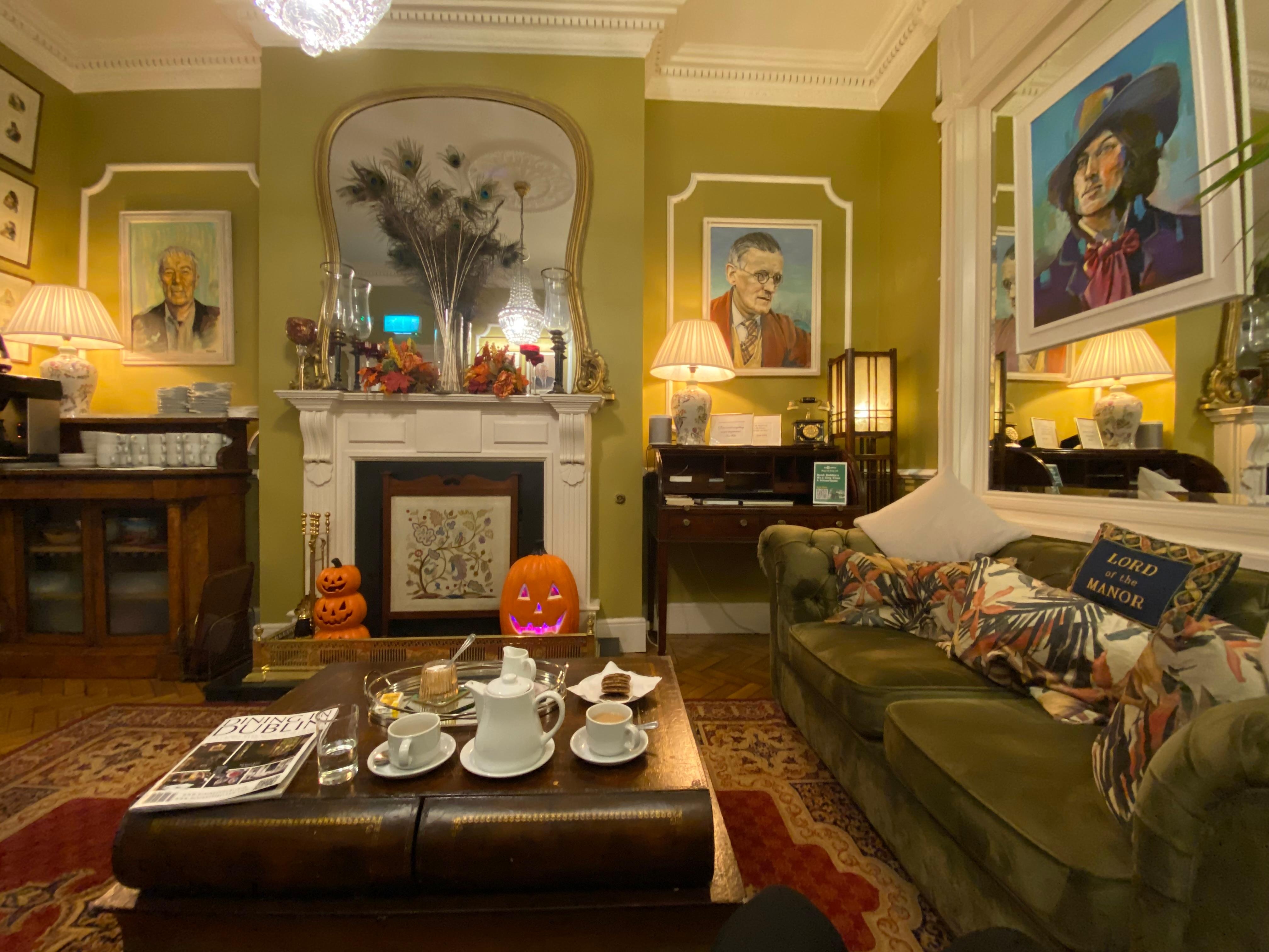 Having tea before checking in. 