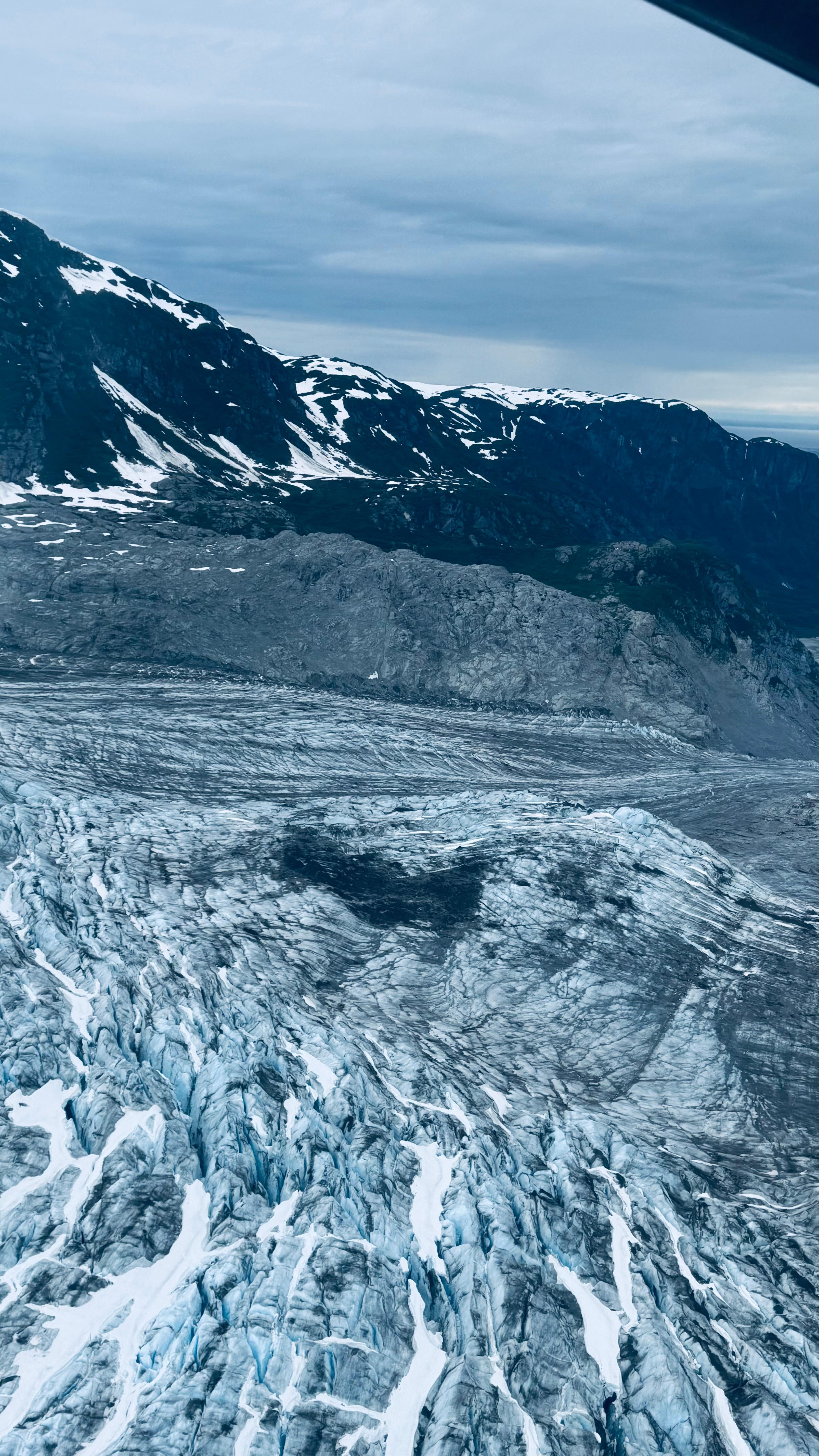Glacier viewing from floatplane with Talon Air.