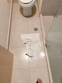 Una noche no limpiaron la habitación