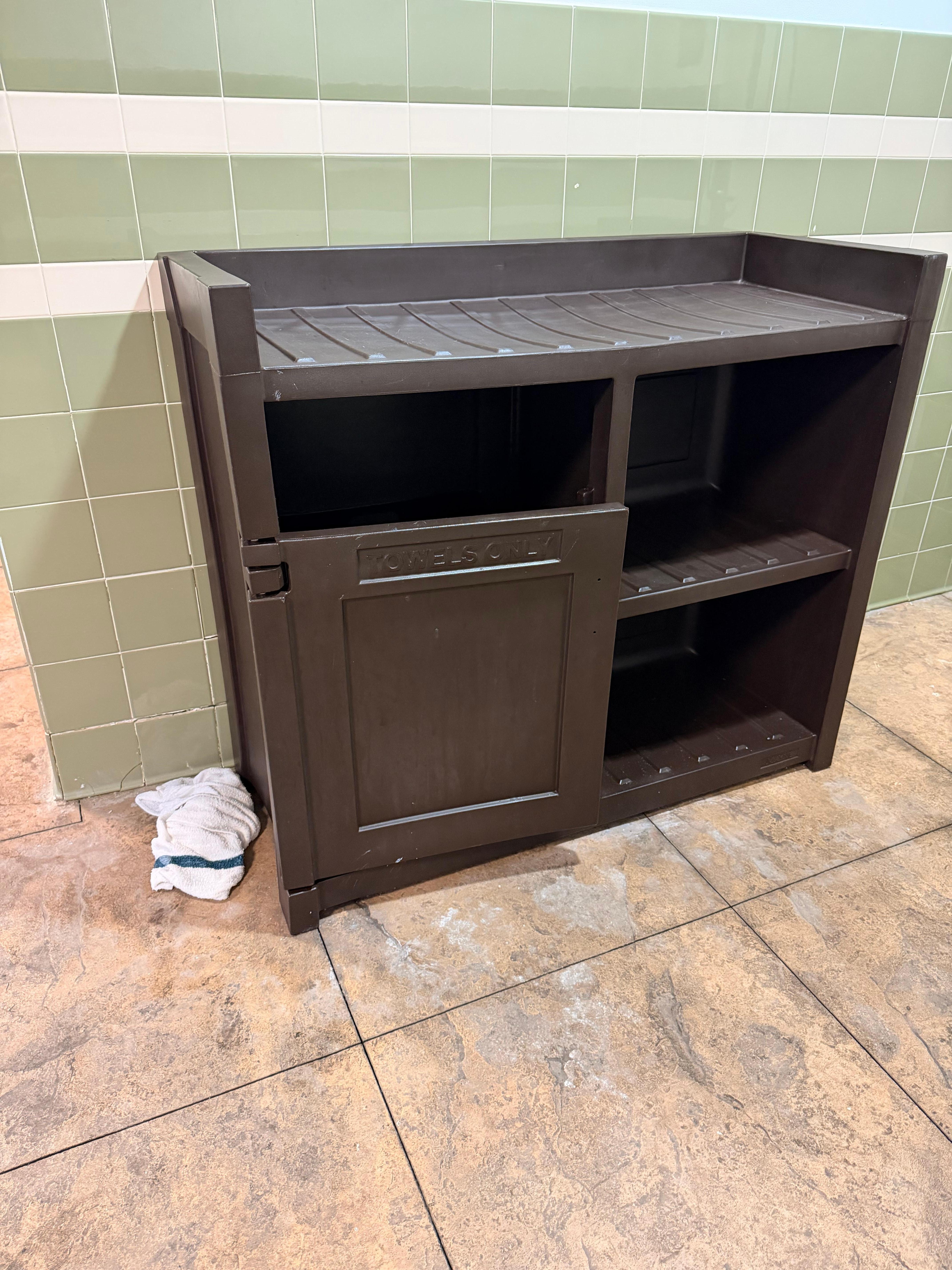 No towels in the pool area