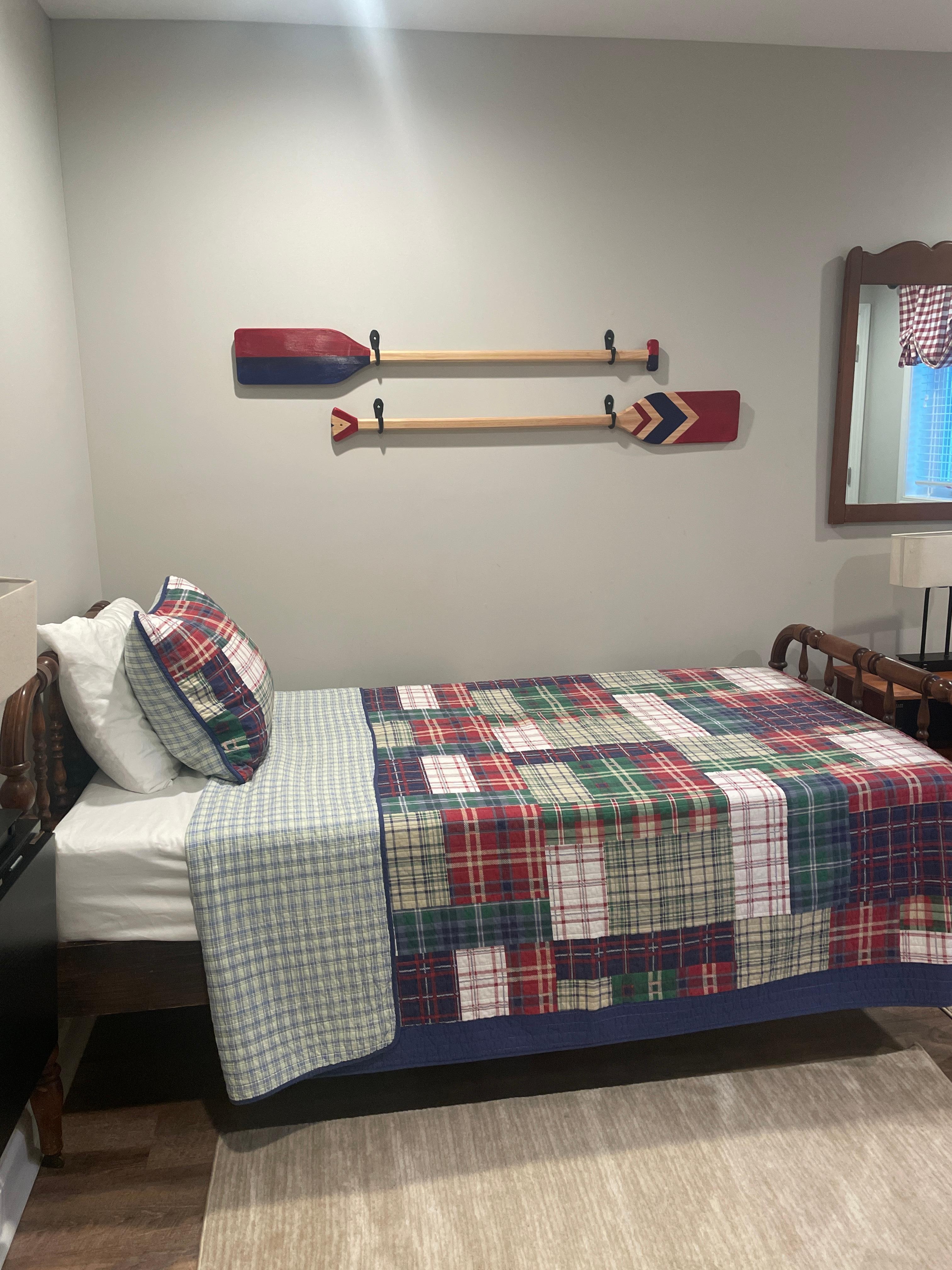 Kids room. Two twin beds.