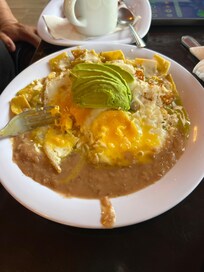 Buffet on Saturday. You can ask for the breakfast coupon during the week. It might come with your stay depending on who you booked through.
