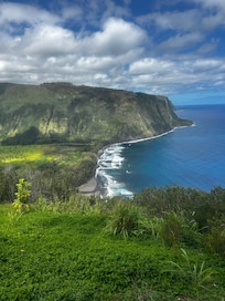 View from Waipi’o Valley overlook 7 minutes away.