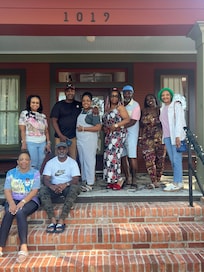 My husband, daughter, sisters, brother and niece stayed here to attend the KC and Sunshine Band show.